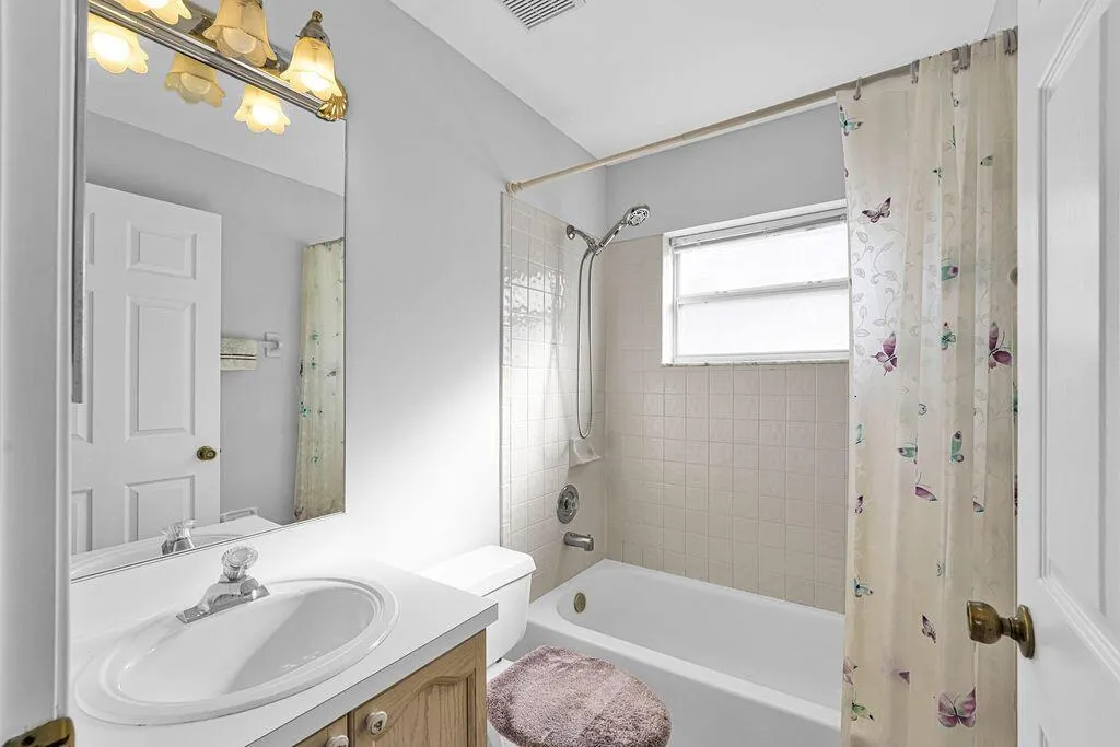 1883 Oak Berry Circle