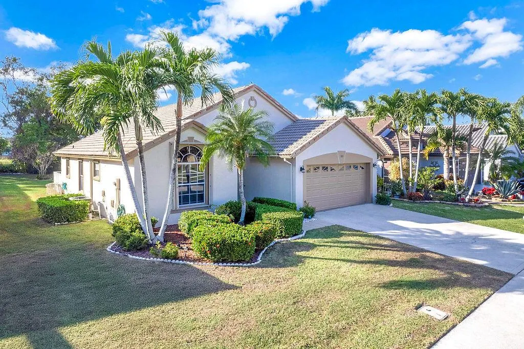 1883 Oak Berry Circle