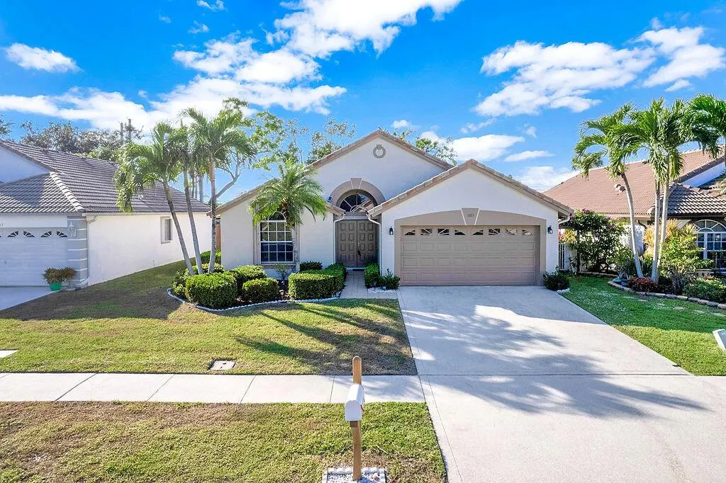 1883 Oak Berry Circle