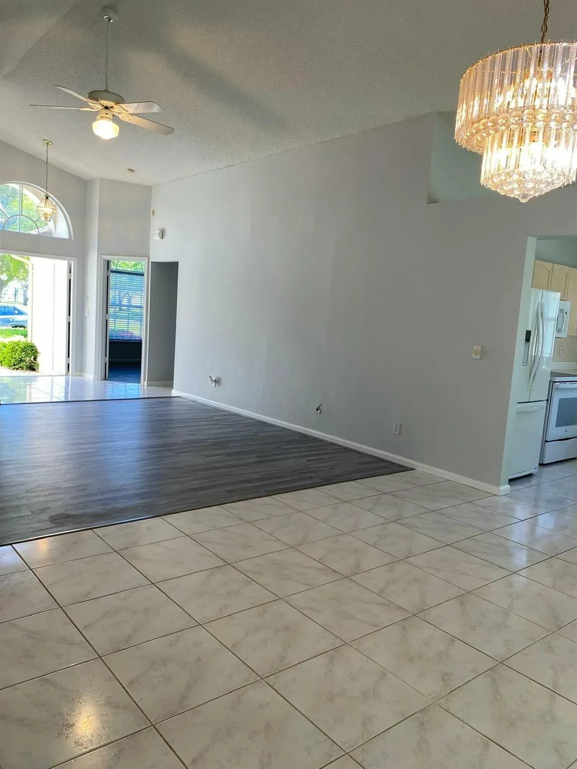 1883 Oak Berry Circle