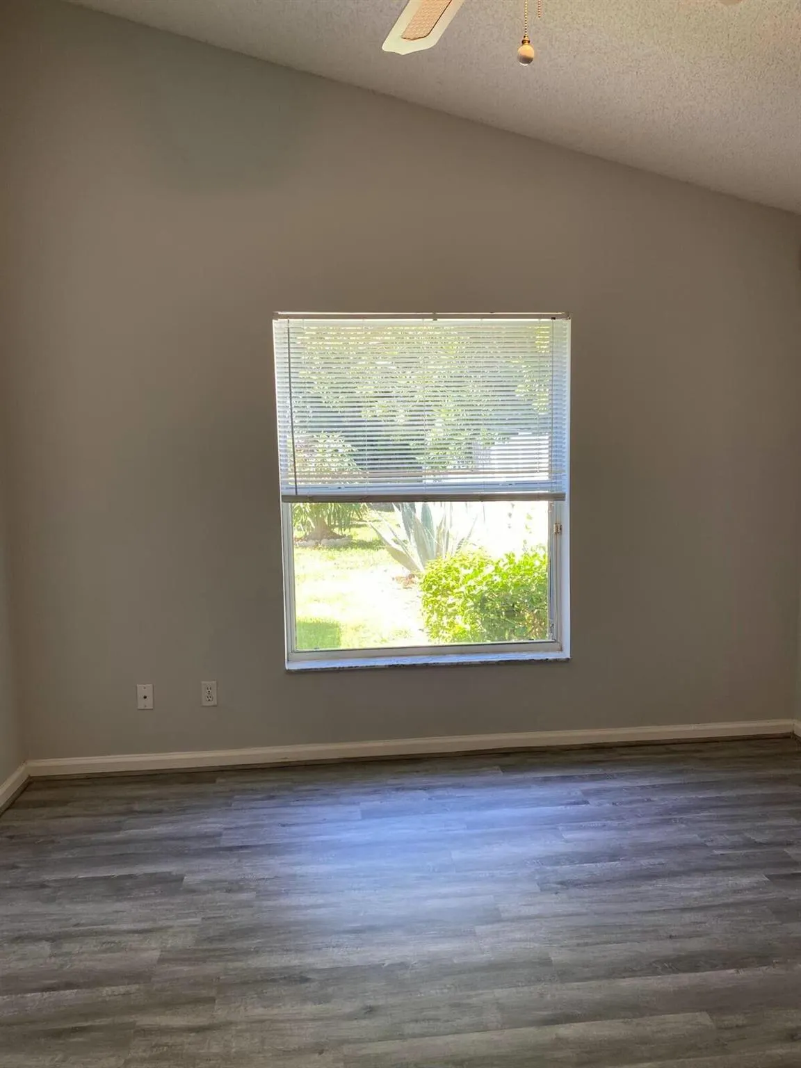 1883 Oak Berry Circle