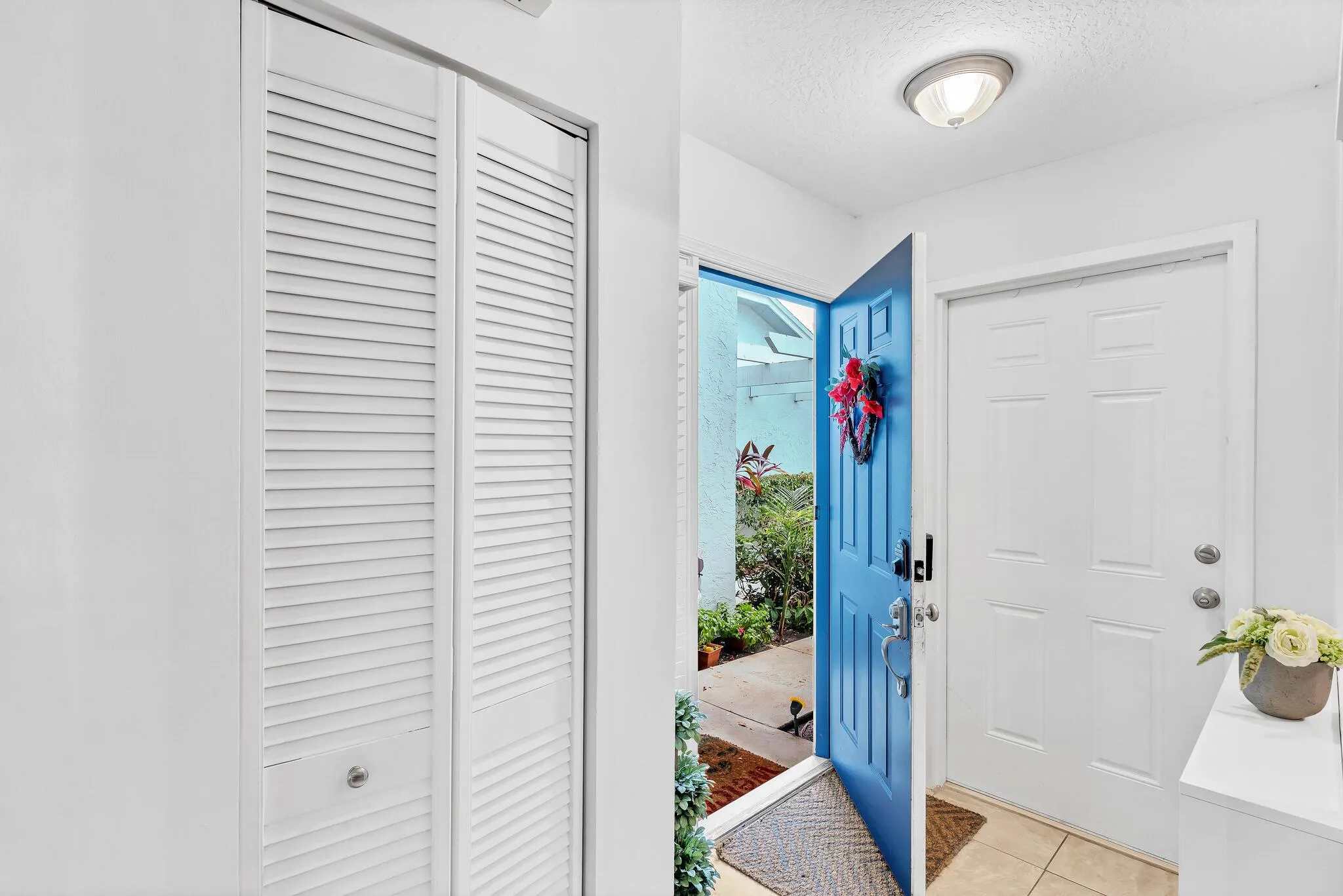 1627 Woodbridge Lakes Circle