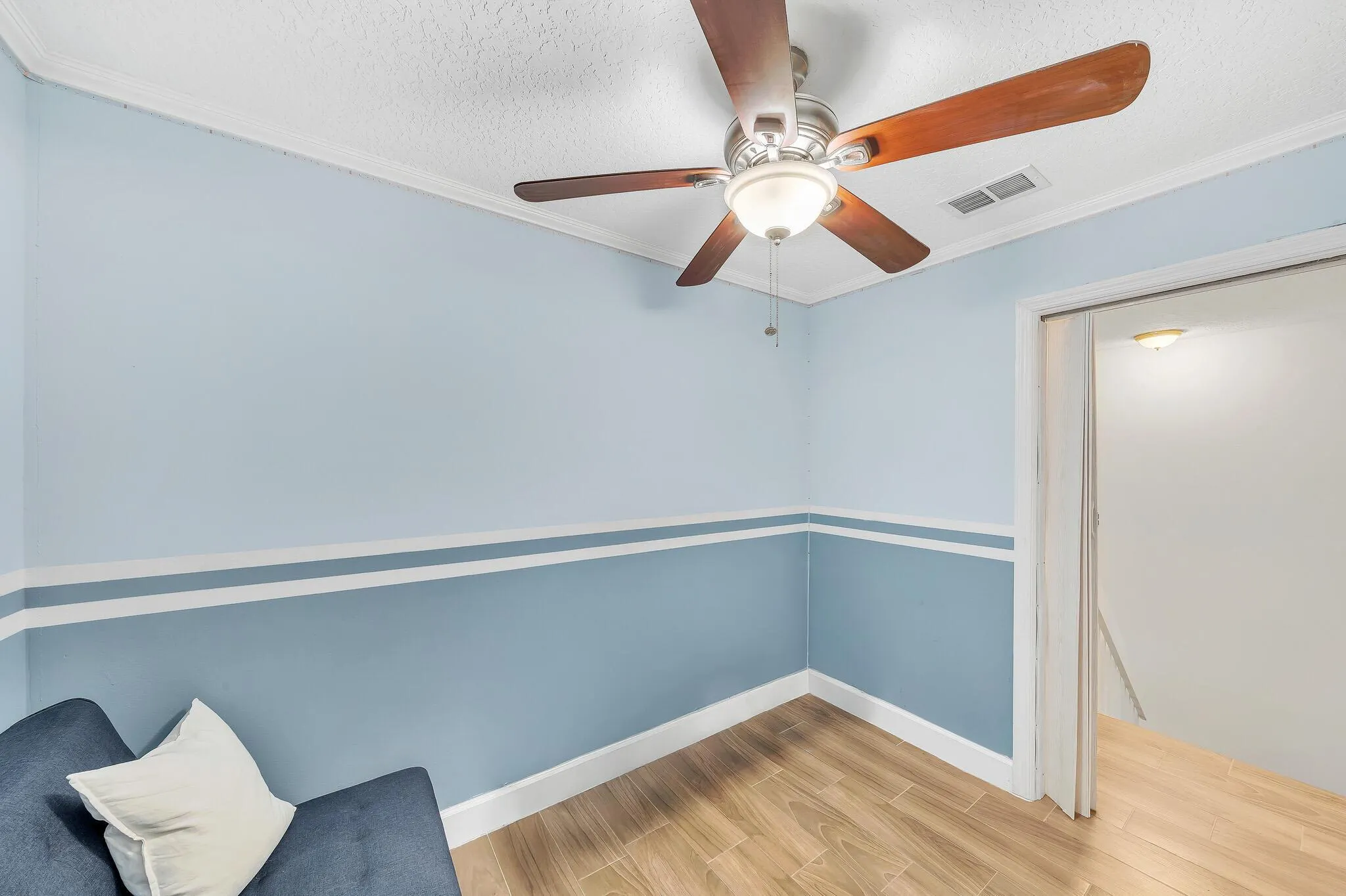 1627 Woodbridge Lakes Circle
