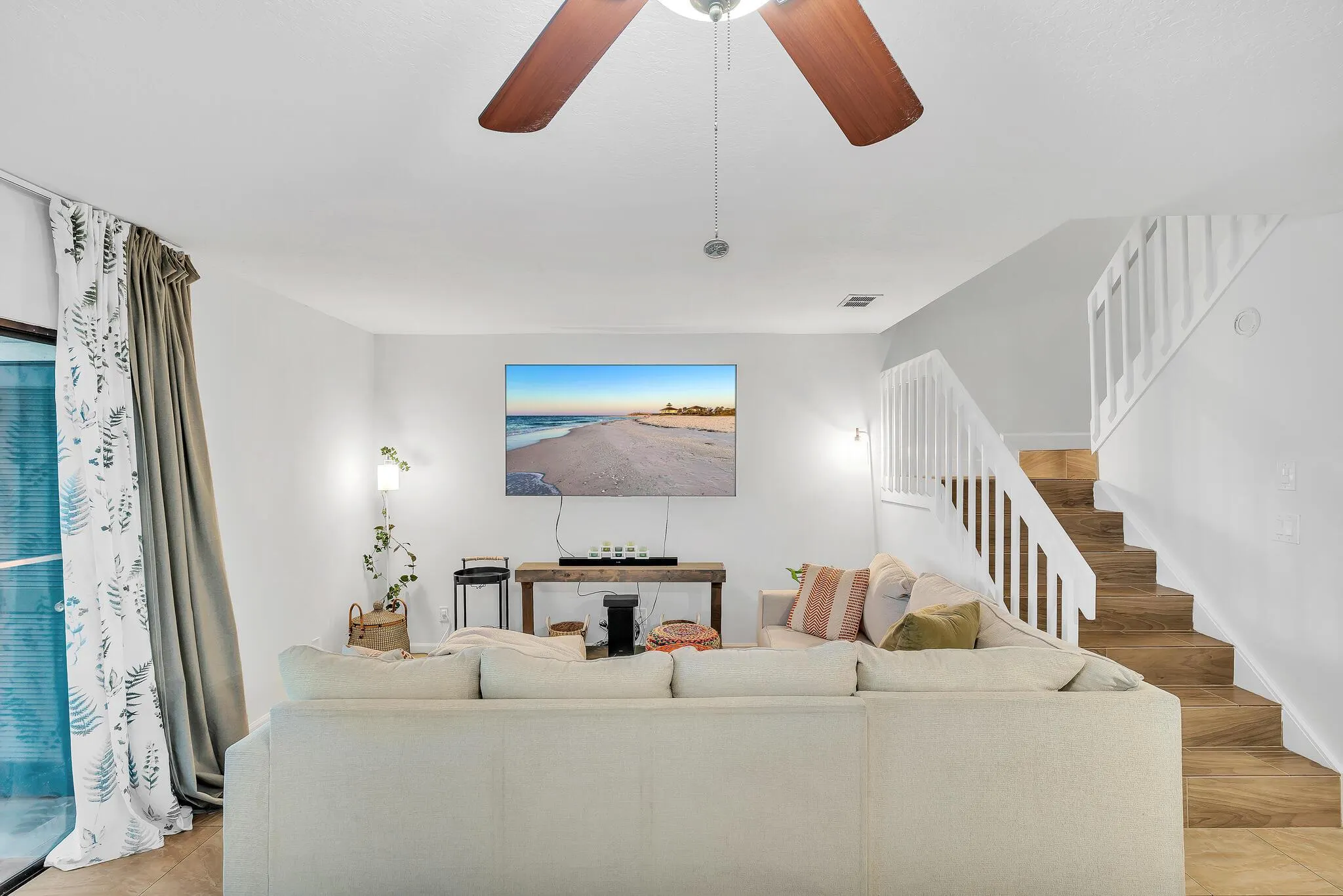 1627 Woodbridge Lakes Circle