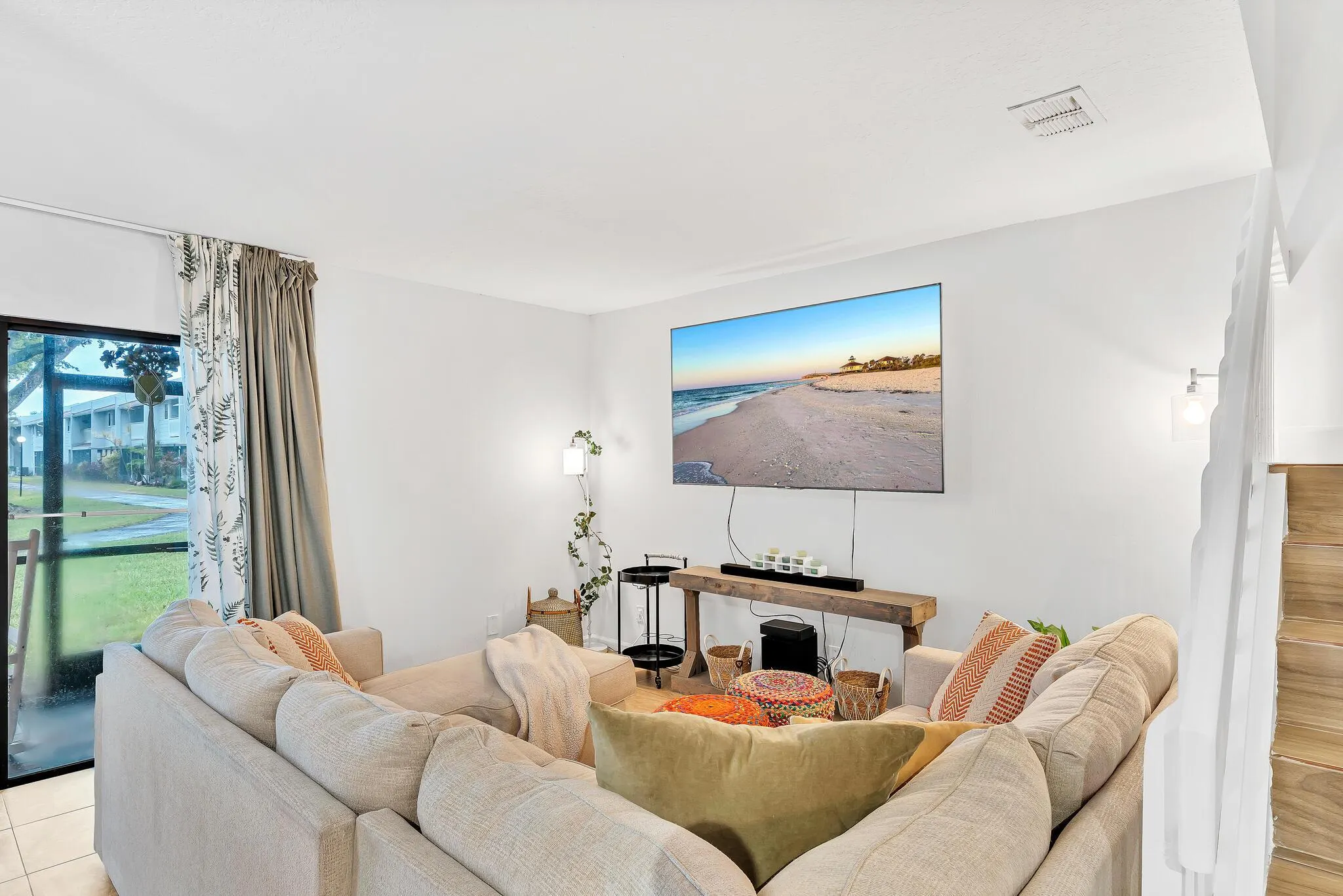 1627 Woodbridge Lakes Circle