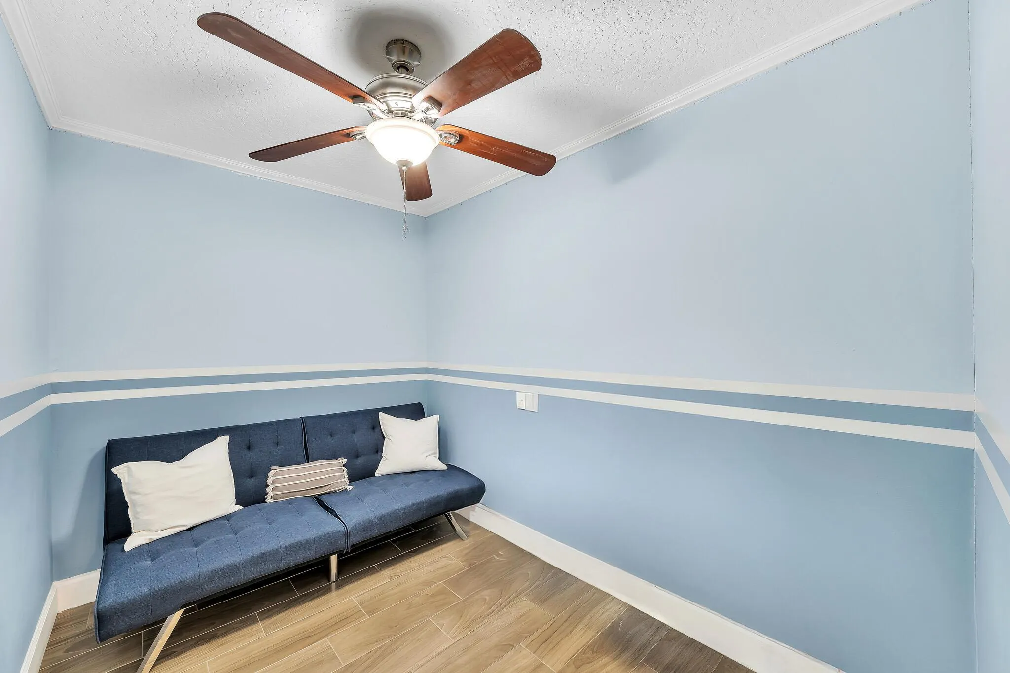 1627 Woodbridge Lakes Circle