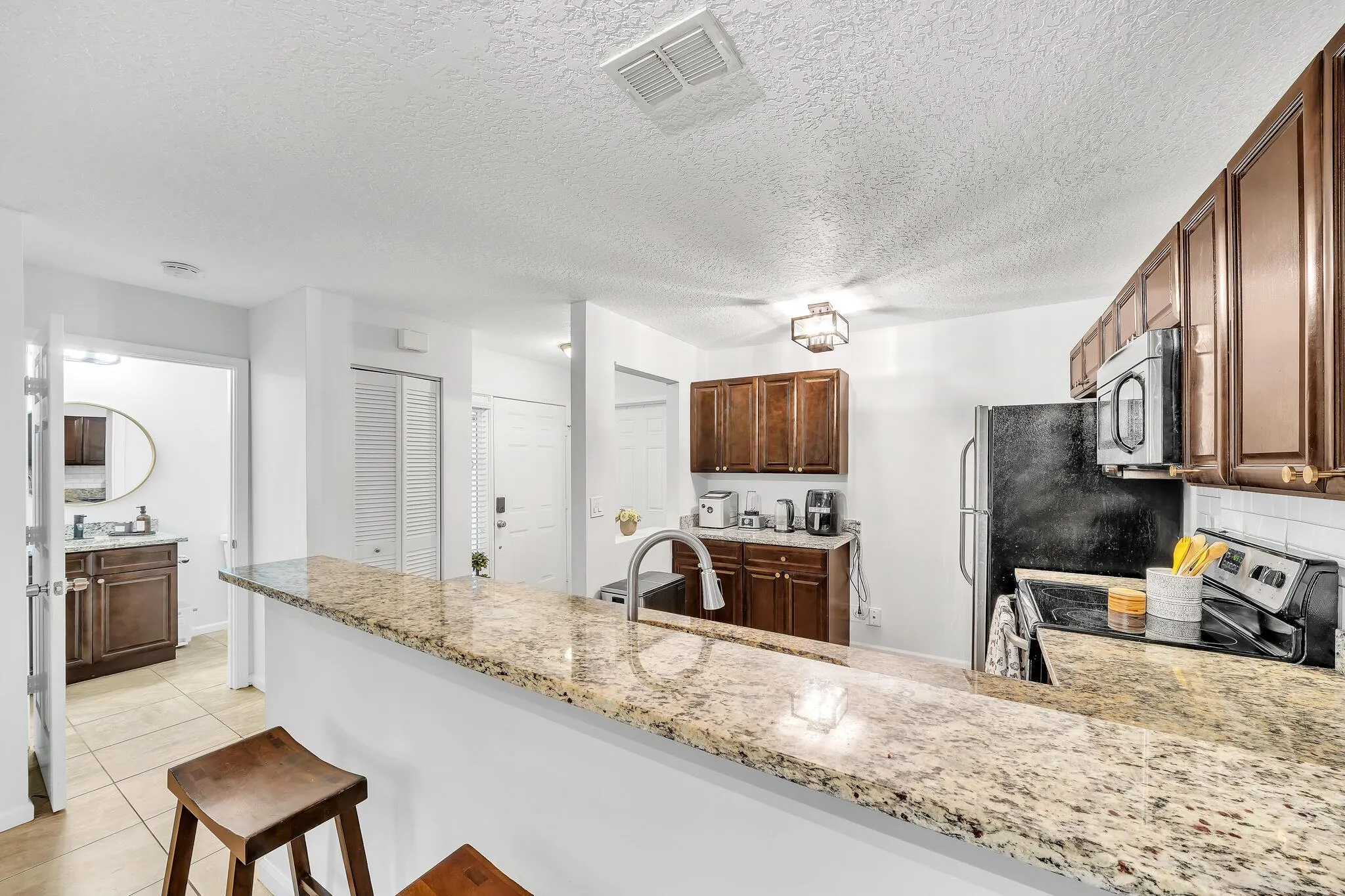 1627 Woodbridge Lakes Circle
