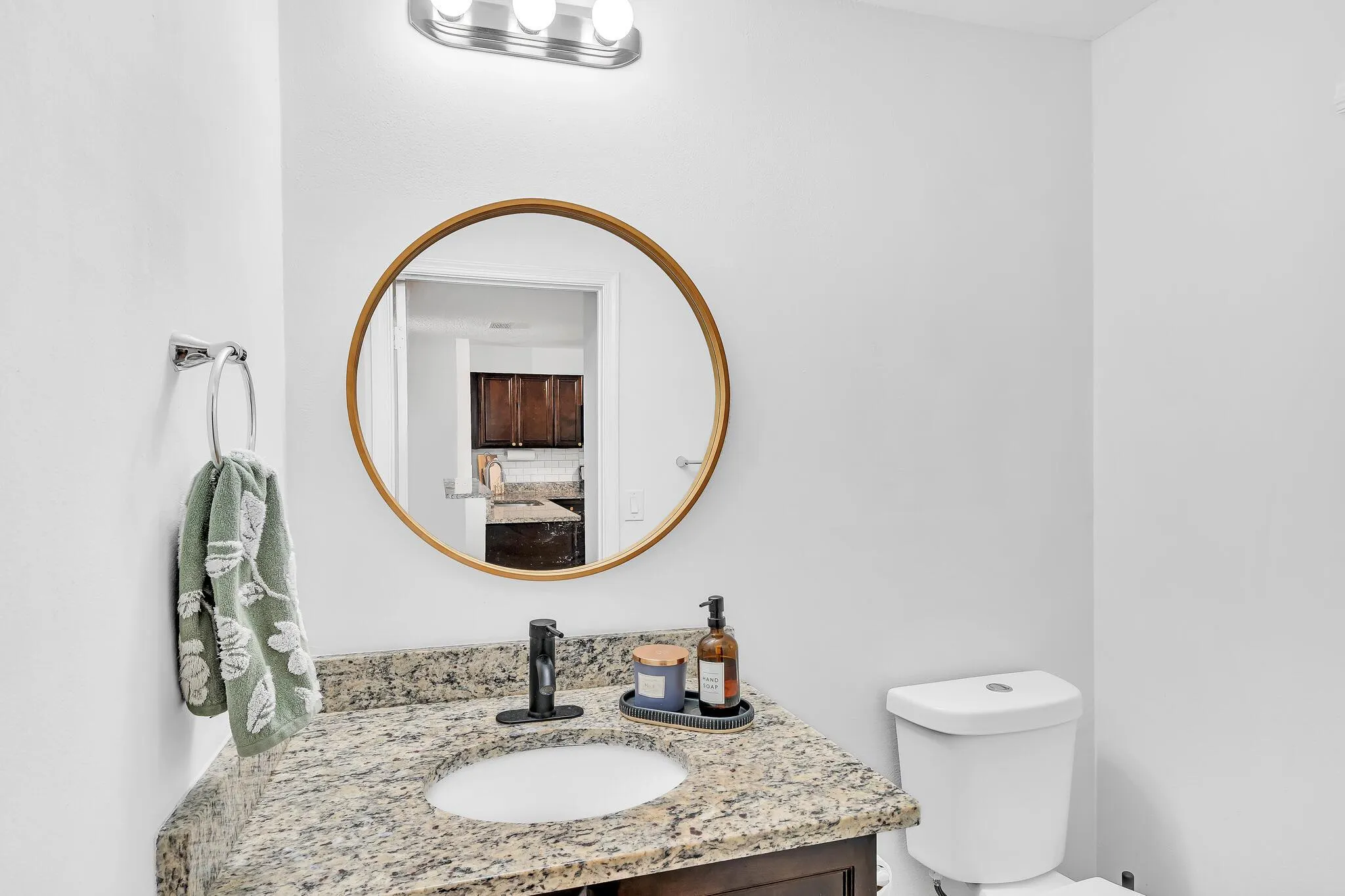 1627 Woodbridge Lakes Circle