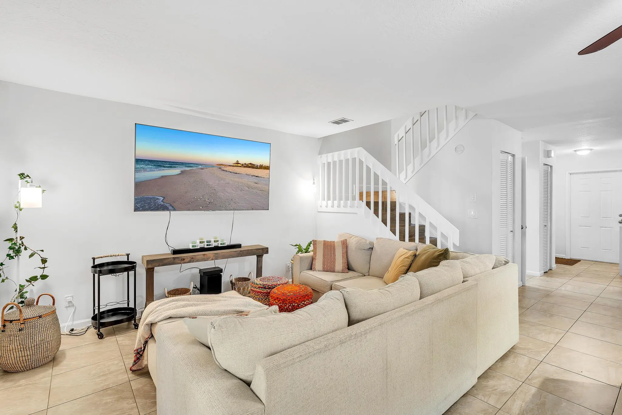 1627 Woodbridge Lakes Circle