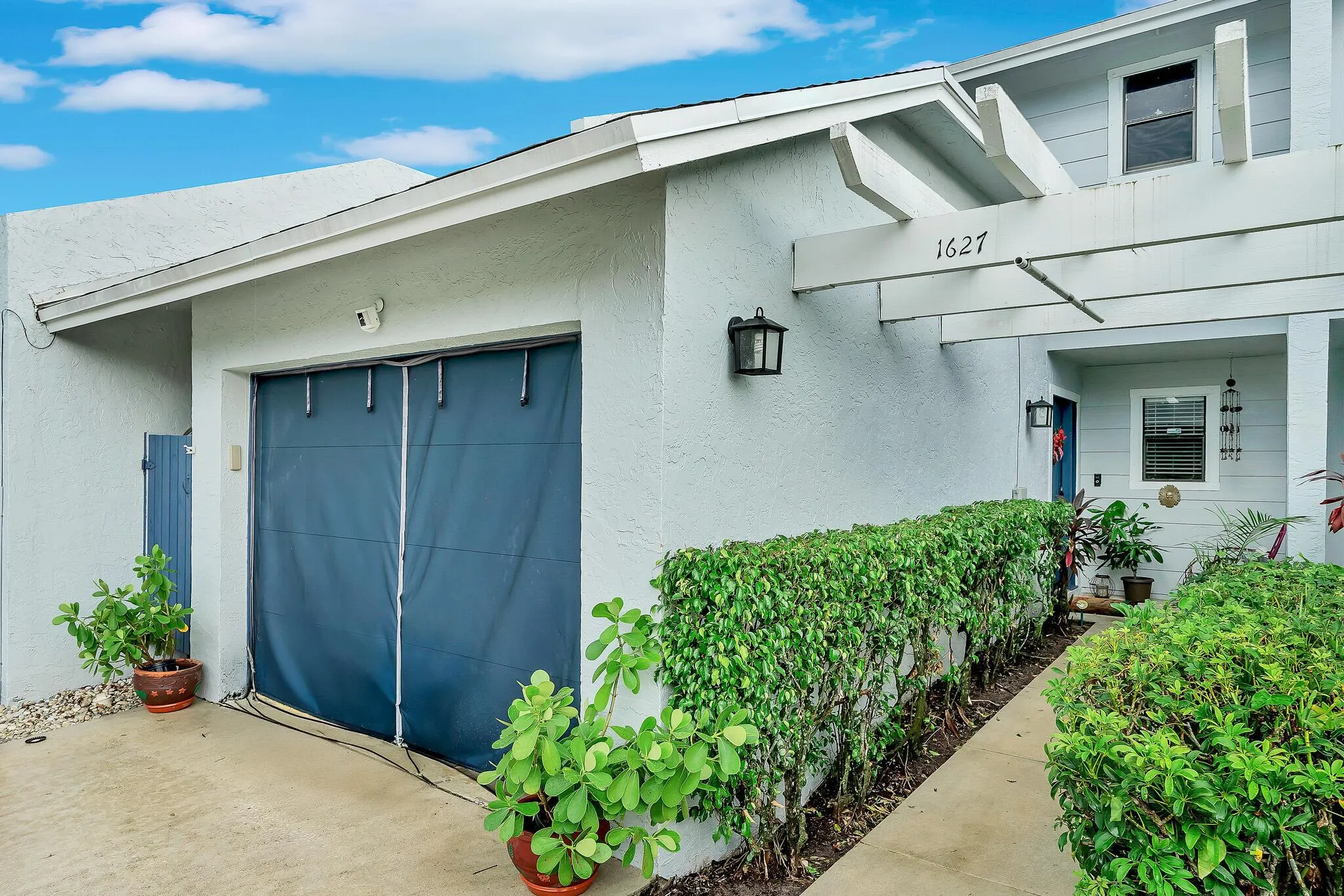 1627 Woodbridge Lakes Circle