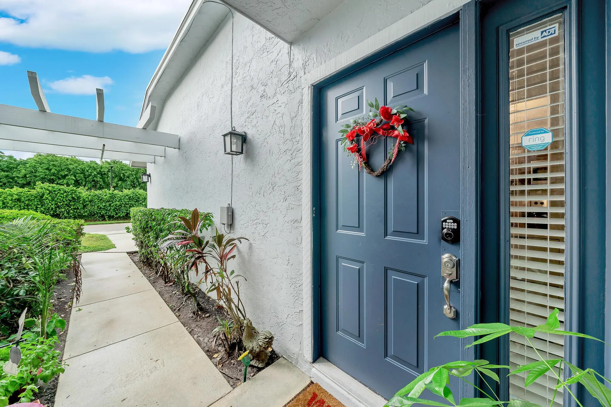 1627 Woodbridge Lakes Circle