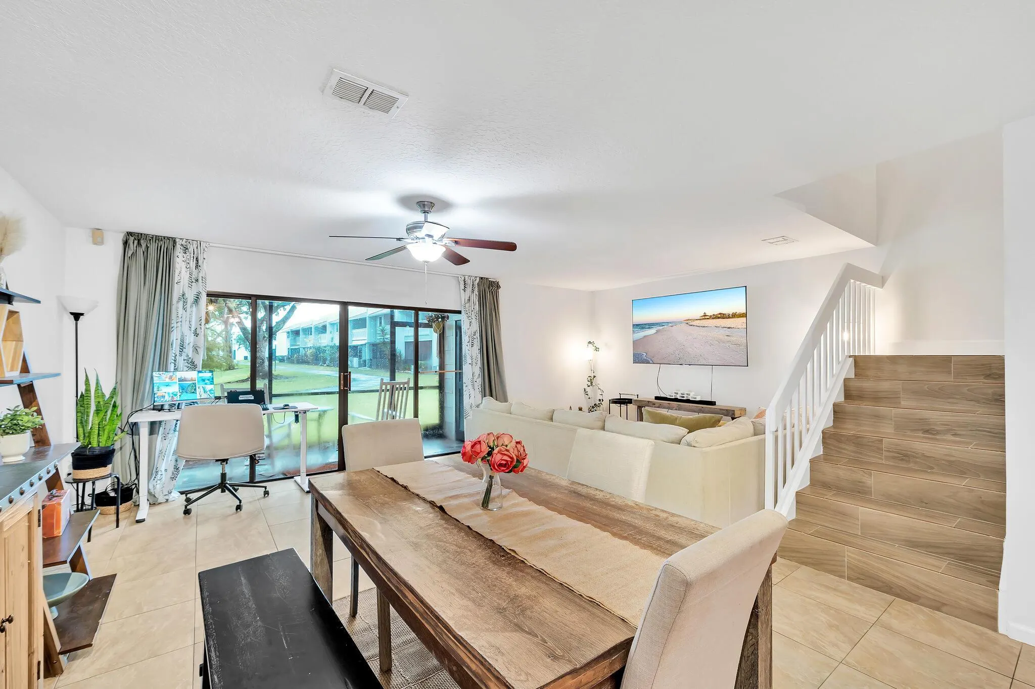 1627 Woodbridge Lakes Circle