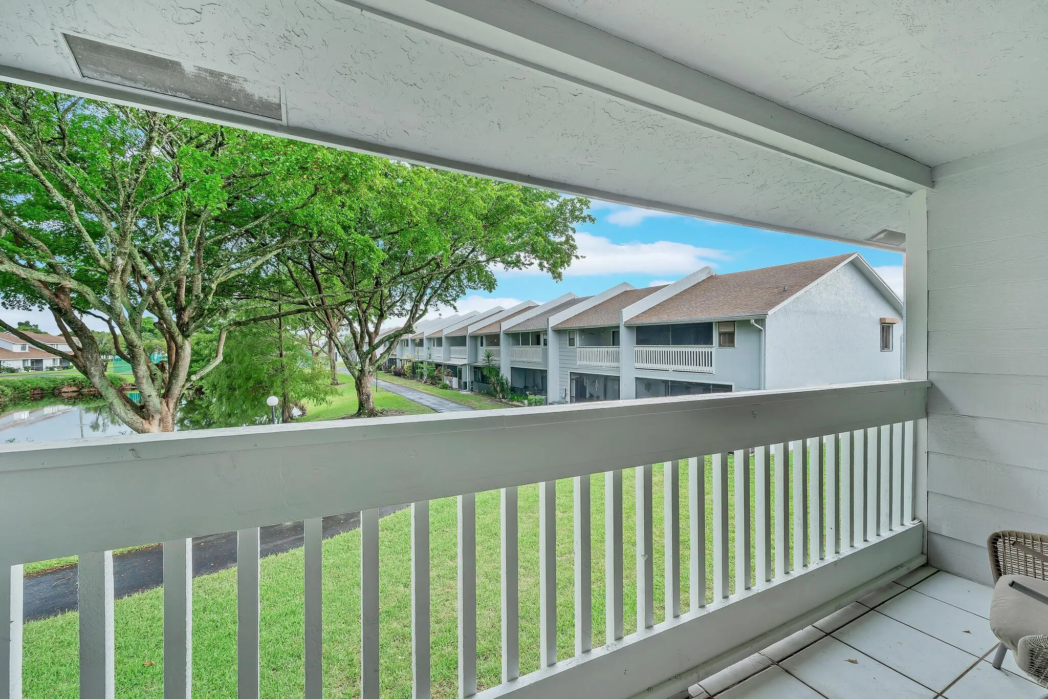 1627 Woodbridge Lakes Circle