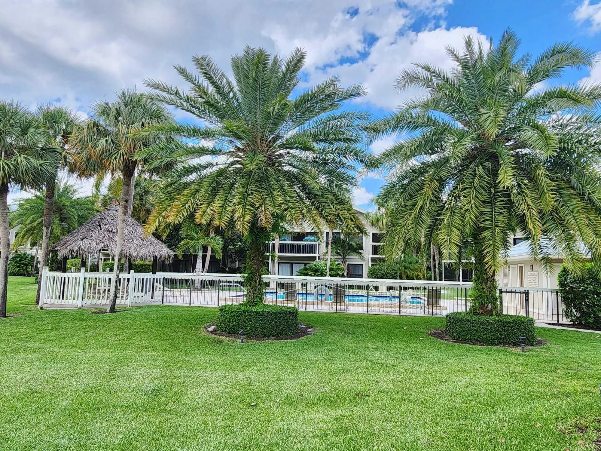 11863 Wimbledon Circle, #402