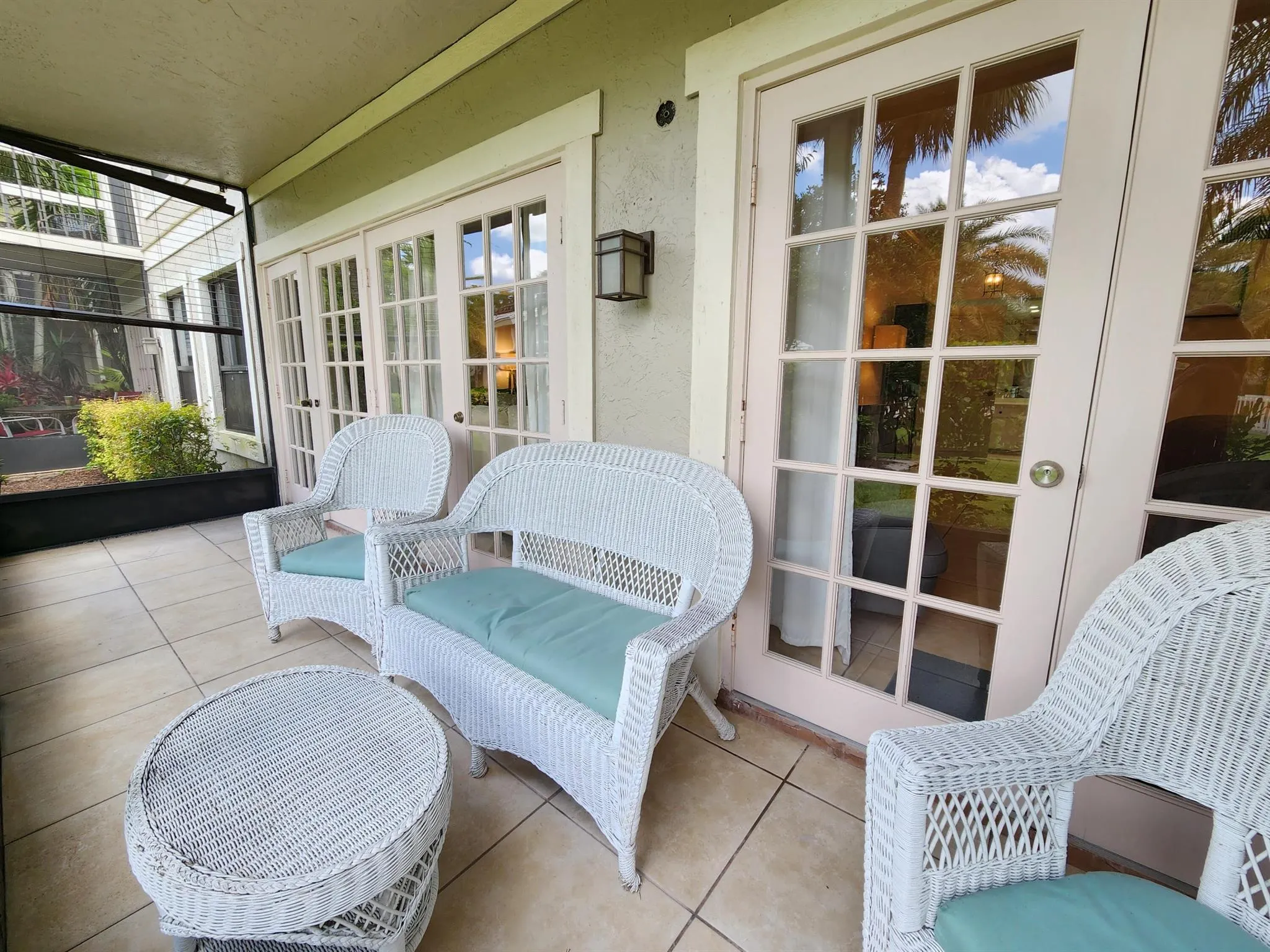 11863 Wimbledon Circle, #402