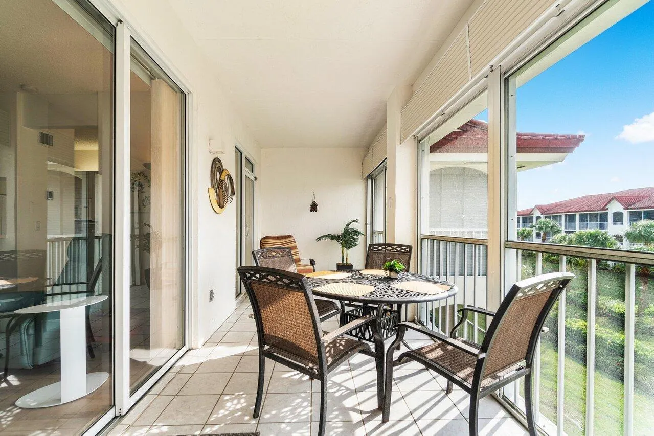 109 Half Moon Circle, #G3