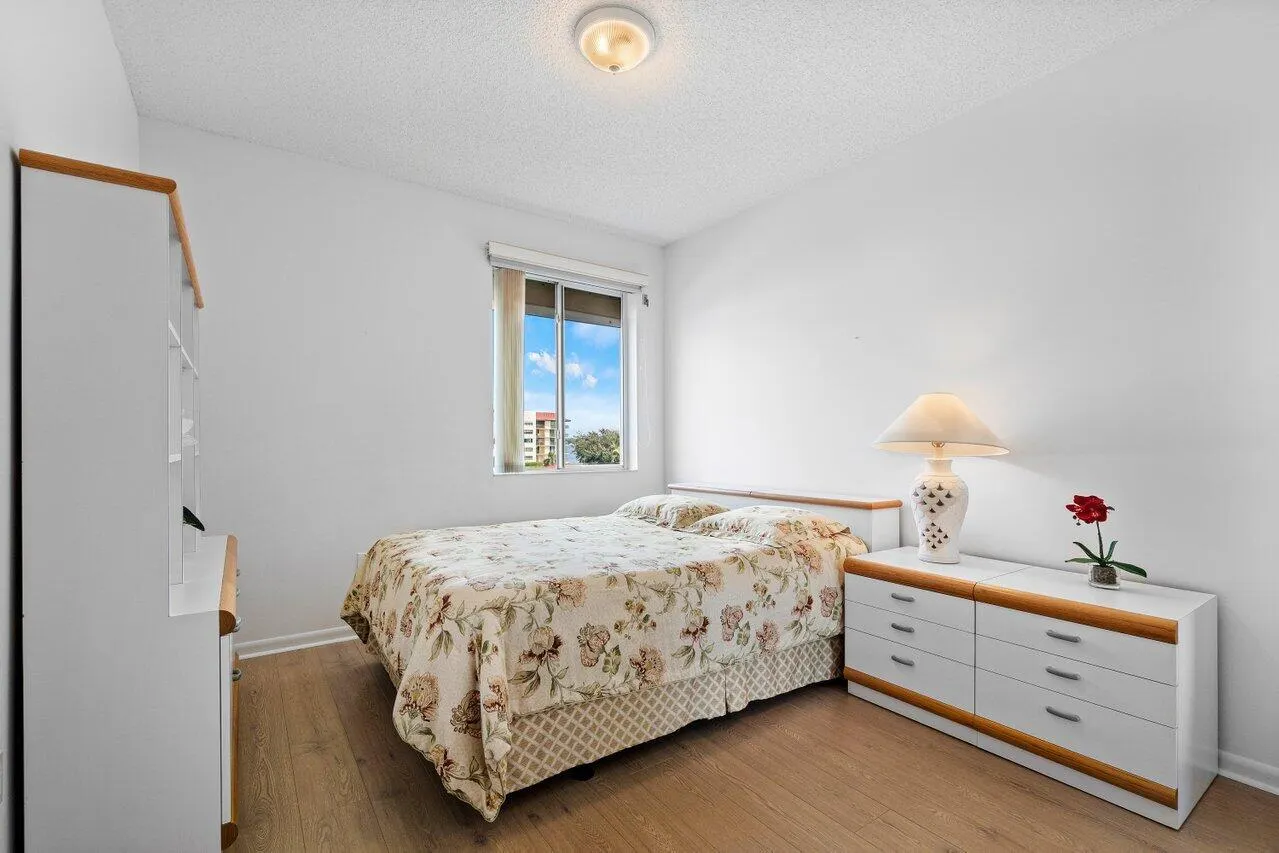 109 Half Moon Circle, #G3