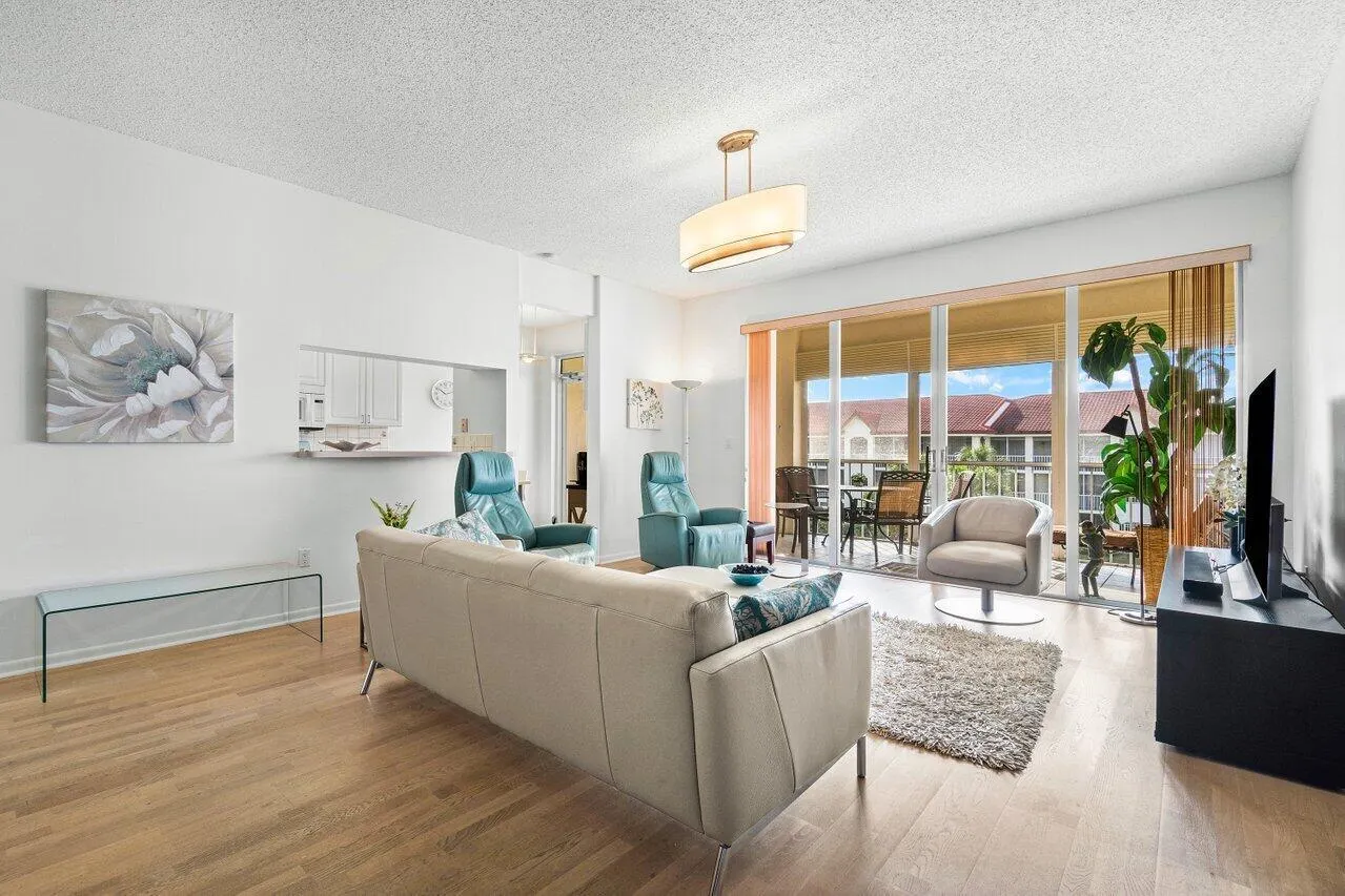109 Half Moon Circle, #G3