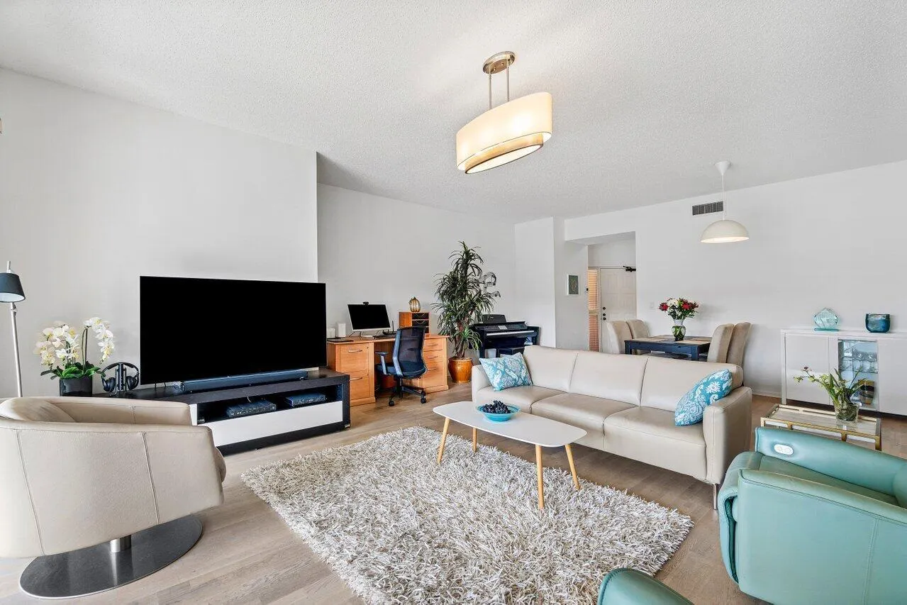109 Half Moon Circle, #G3