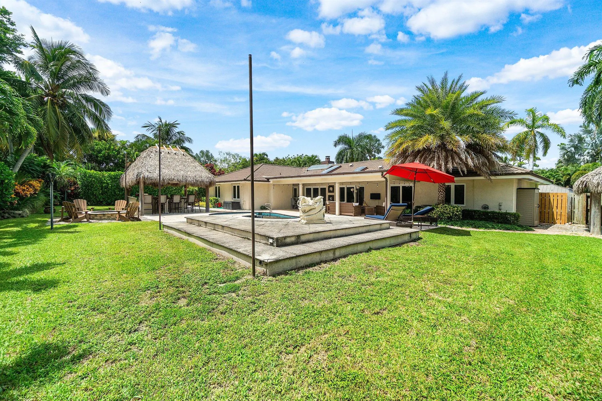 2660 W Hope Lane