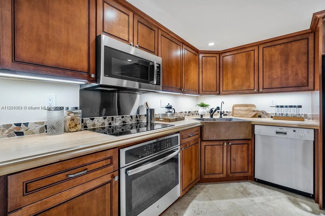 1200 S Flagler Drive, #805