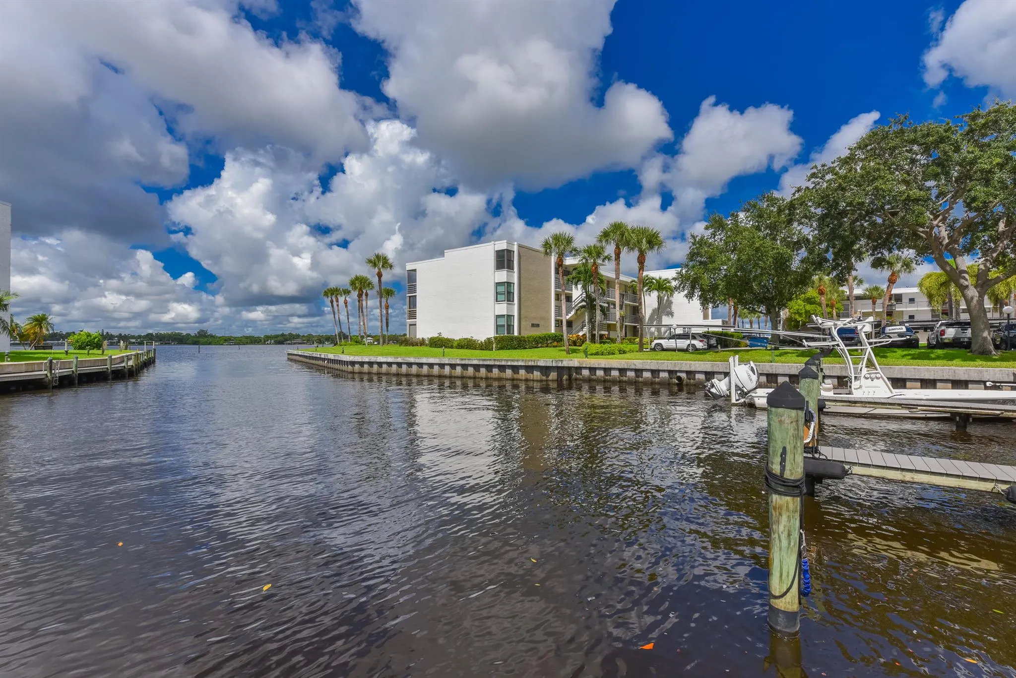 1950 SW Palm City Road, #11-105