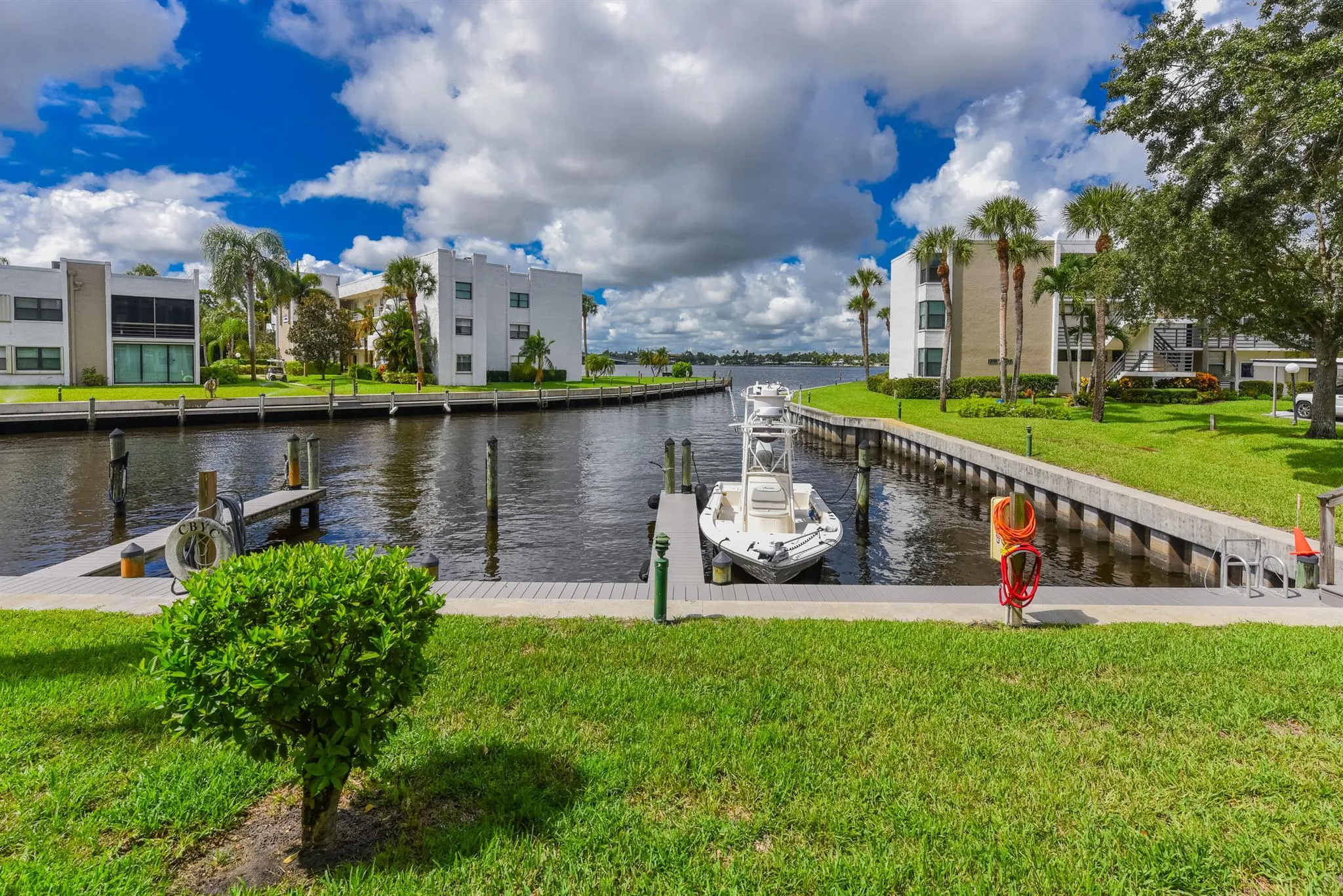1950 SW Palm City Road, #11-105