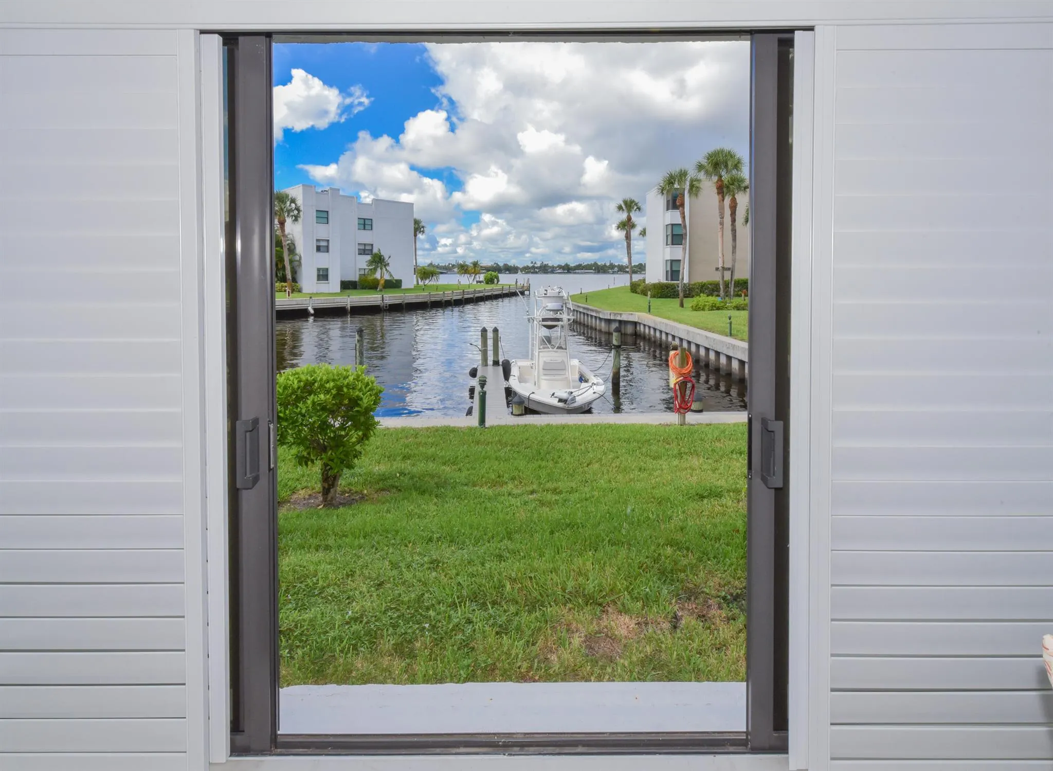 1950 SW Palm City Road, #11-105