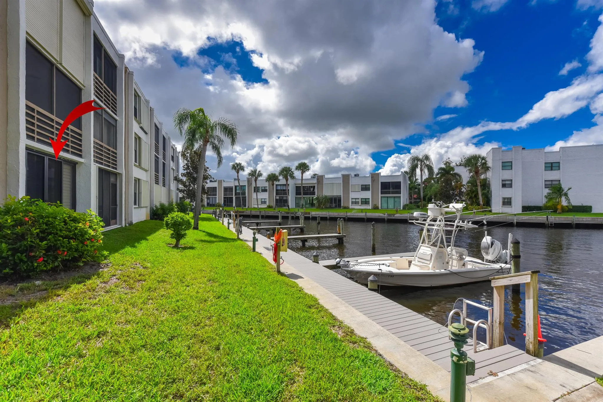 1950 SW Palm City Road, #11-105