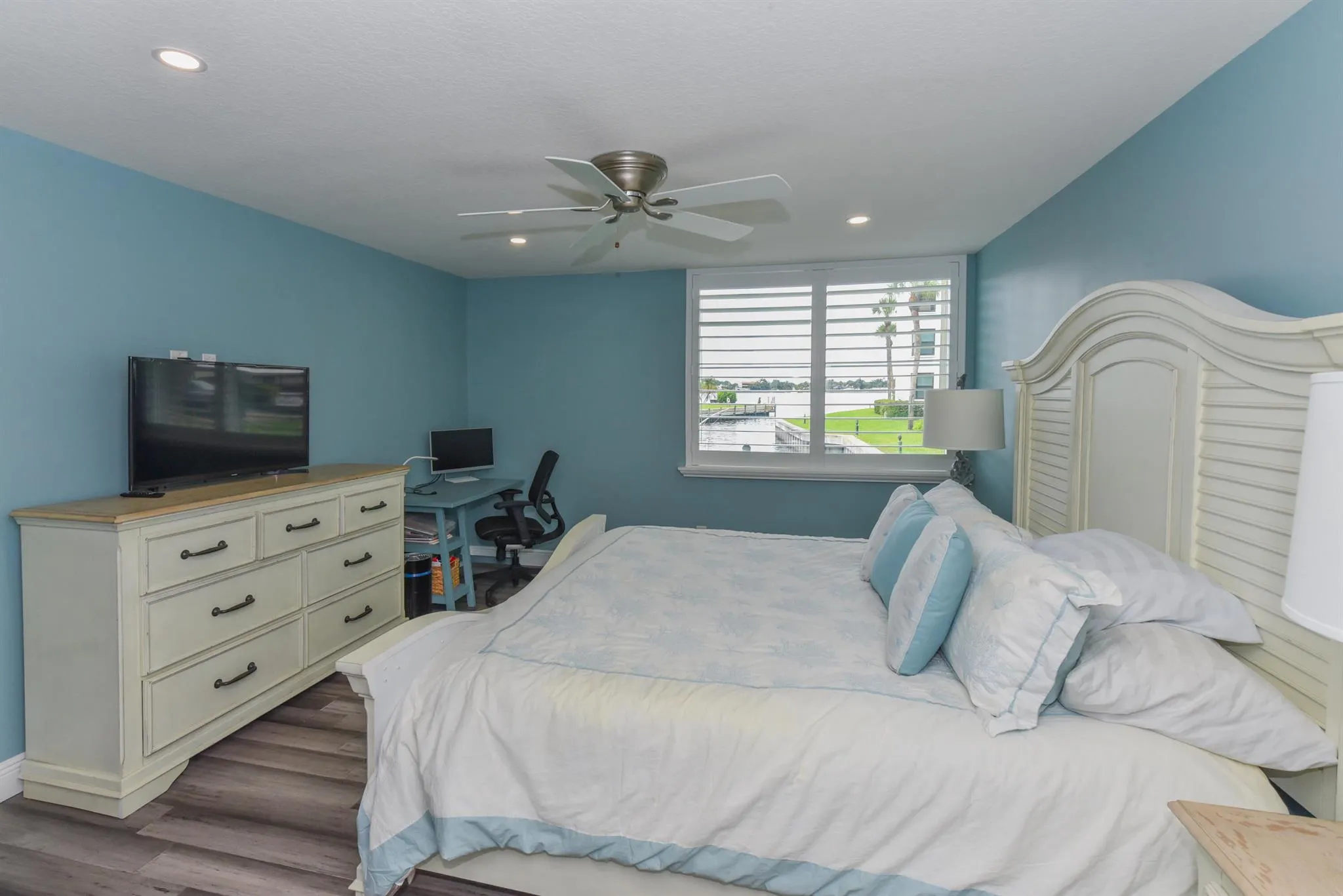 1950 SW Palm City Road, #11-105