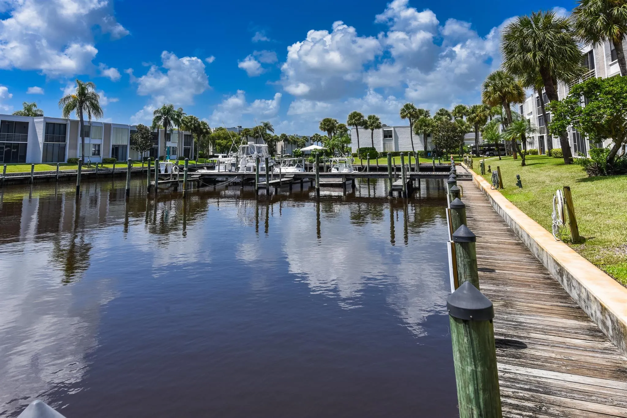 1950 SW Palm City Road, #11-105