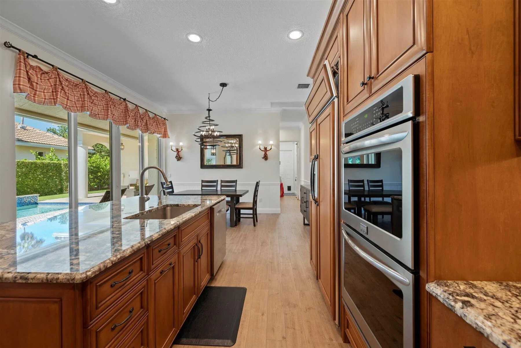 2931 Twin Oaks Way