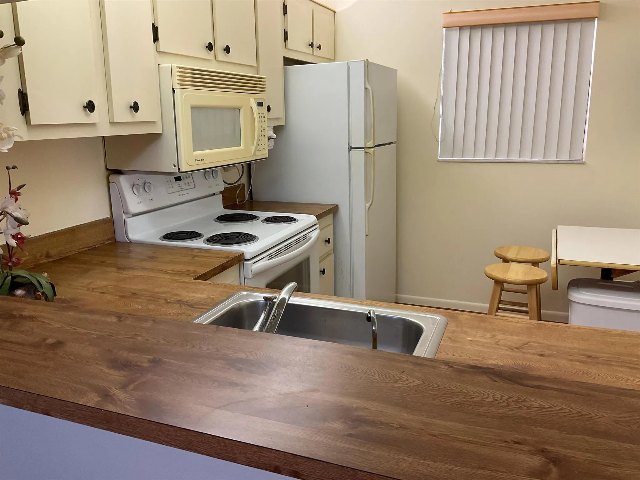 7214 Golf Colony Court, #101