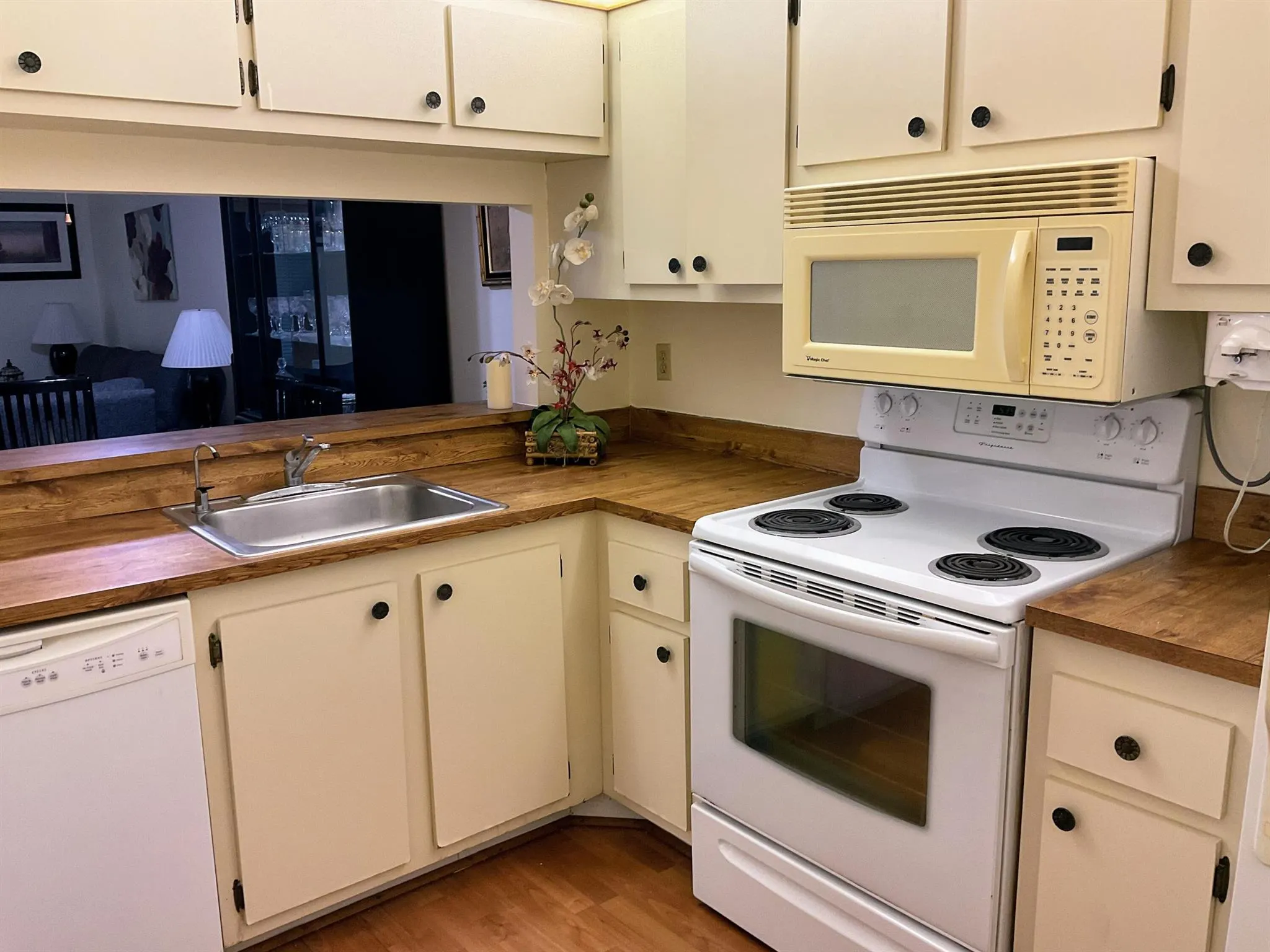 7214 Golf Colony Court, #101