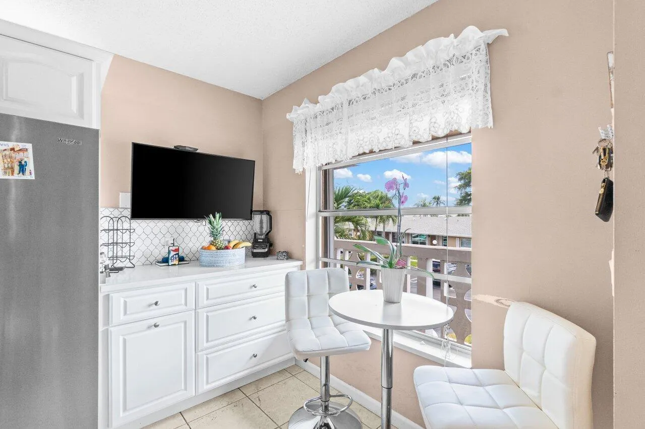1131 Calamondin Ter 203 Terrace, #203