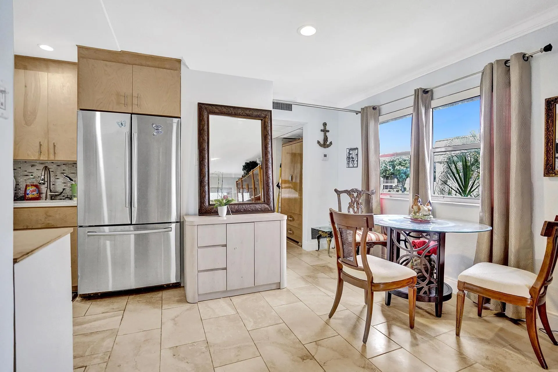 279 Tuscany E