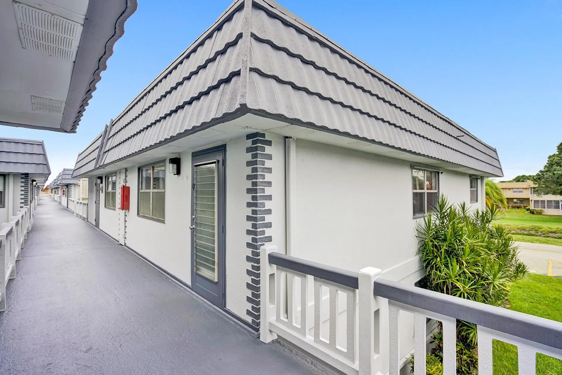 279 Tuscany E