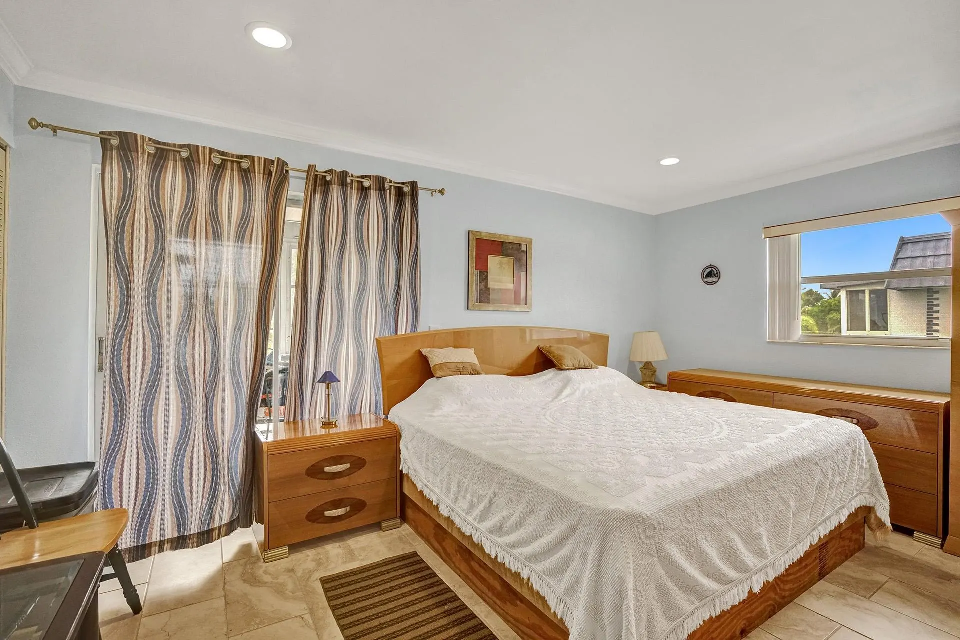 279 Tuscany E