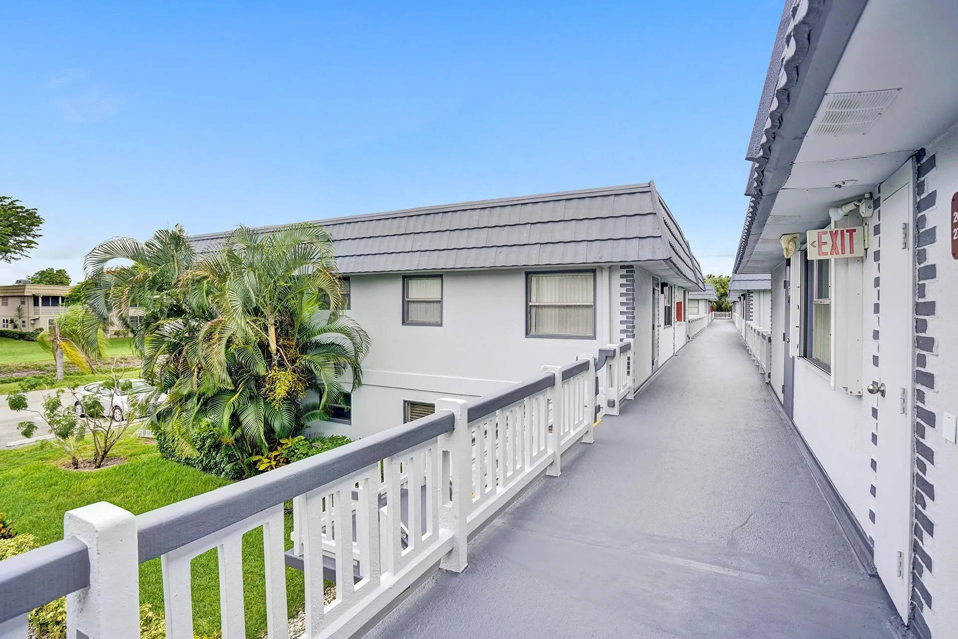 279 Tuscany E