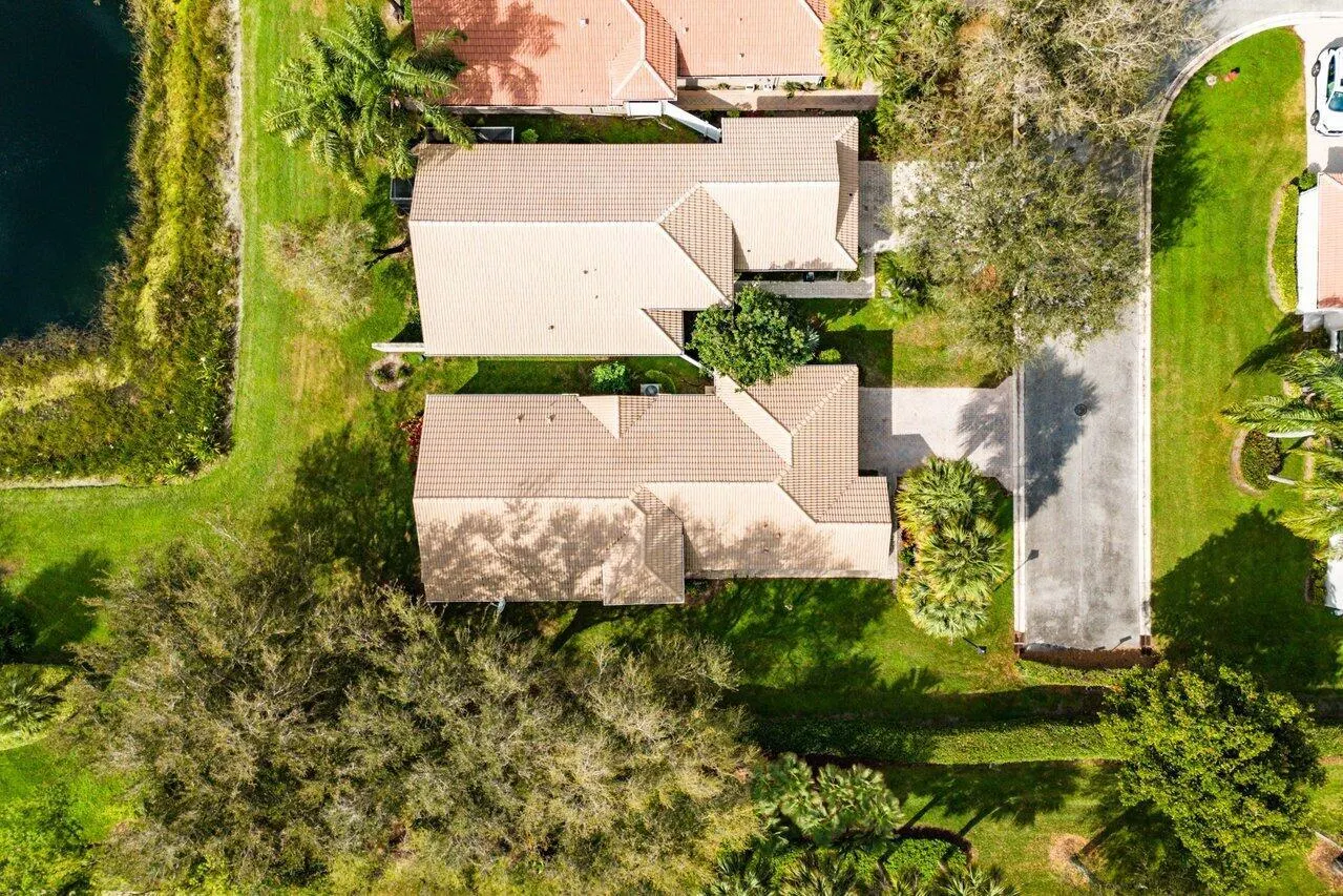 7284 W Mercada Way