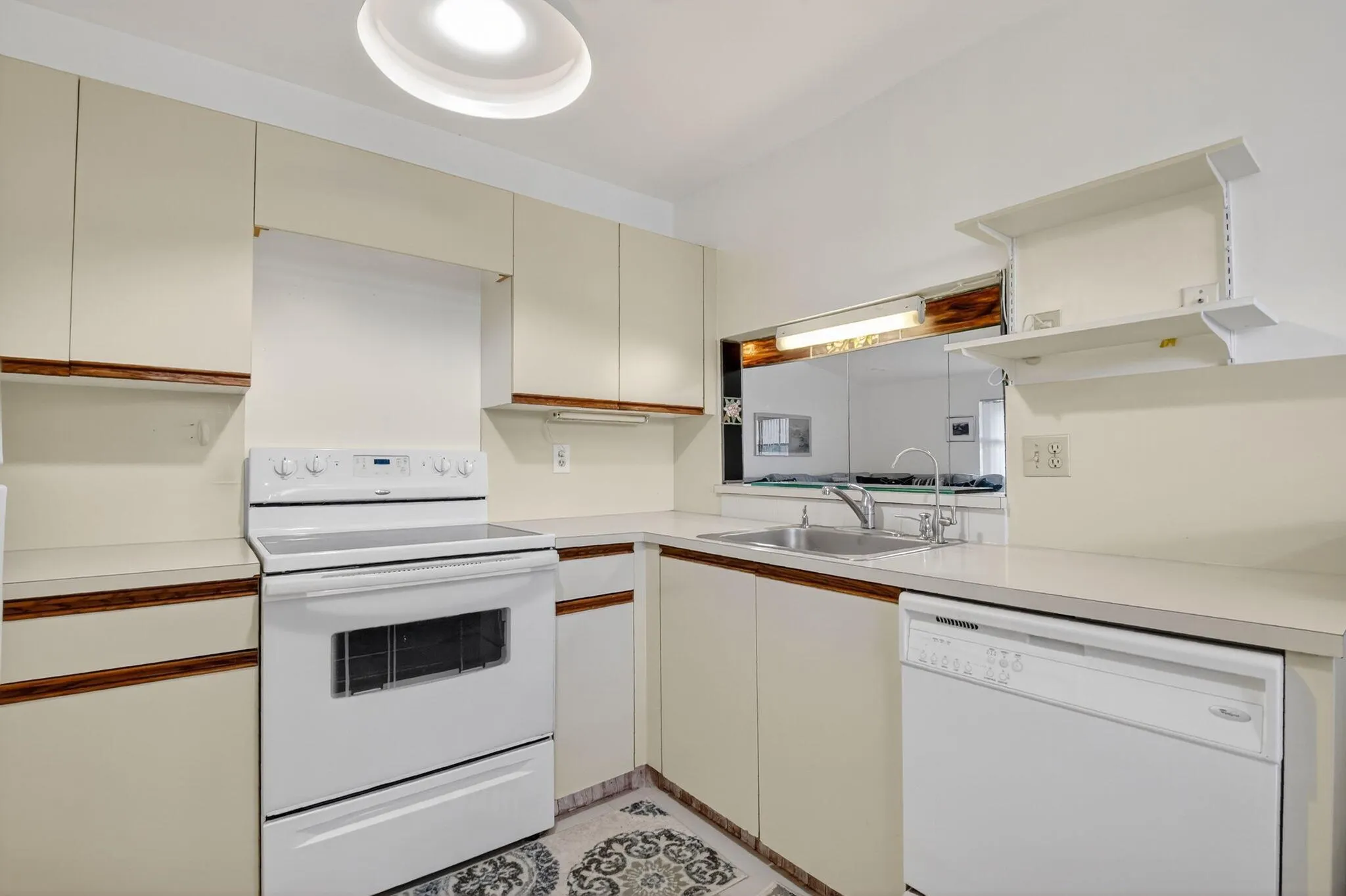 7657 Tahiti Lane, #202