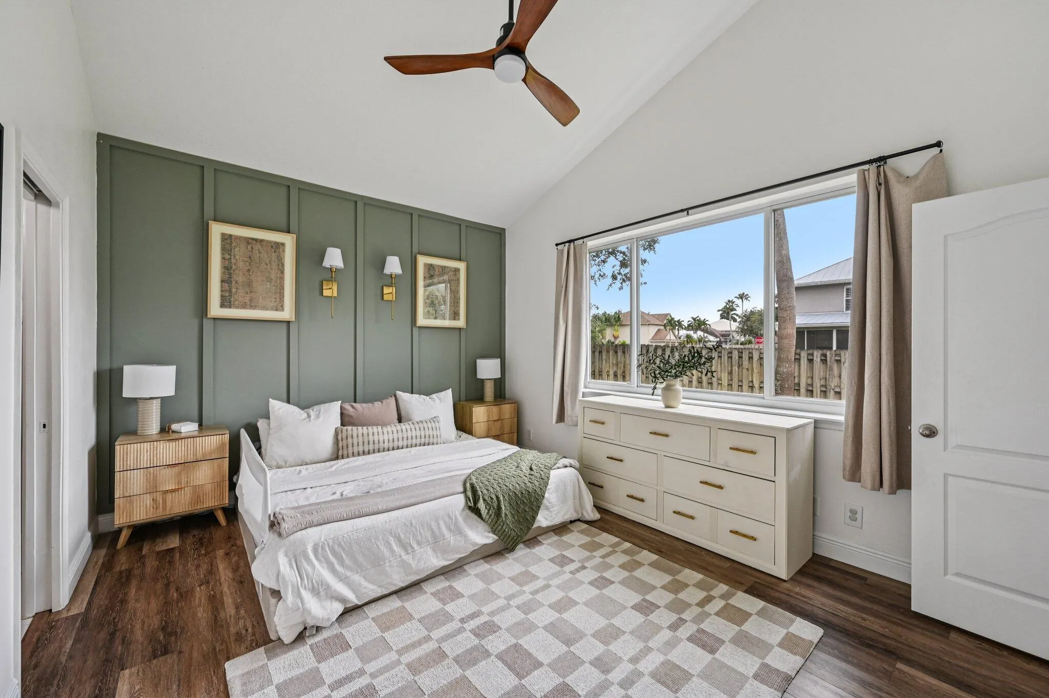 3142 SW Solitaire Palm Drive