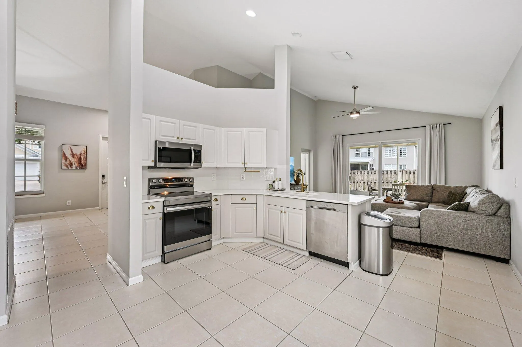3142 SW Solitaire Palm Drive