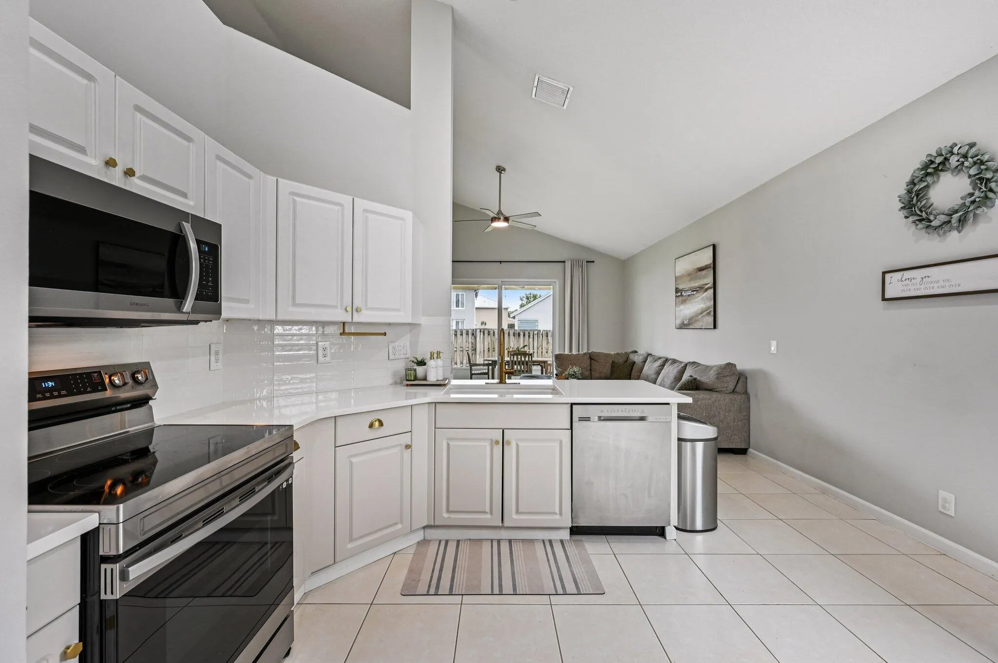 3142 SW Solitaire Palm Drive
