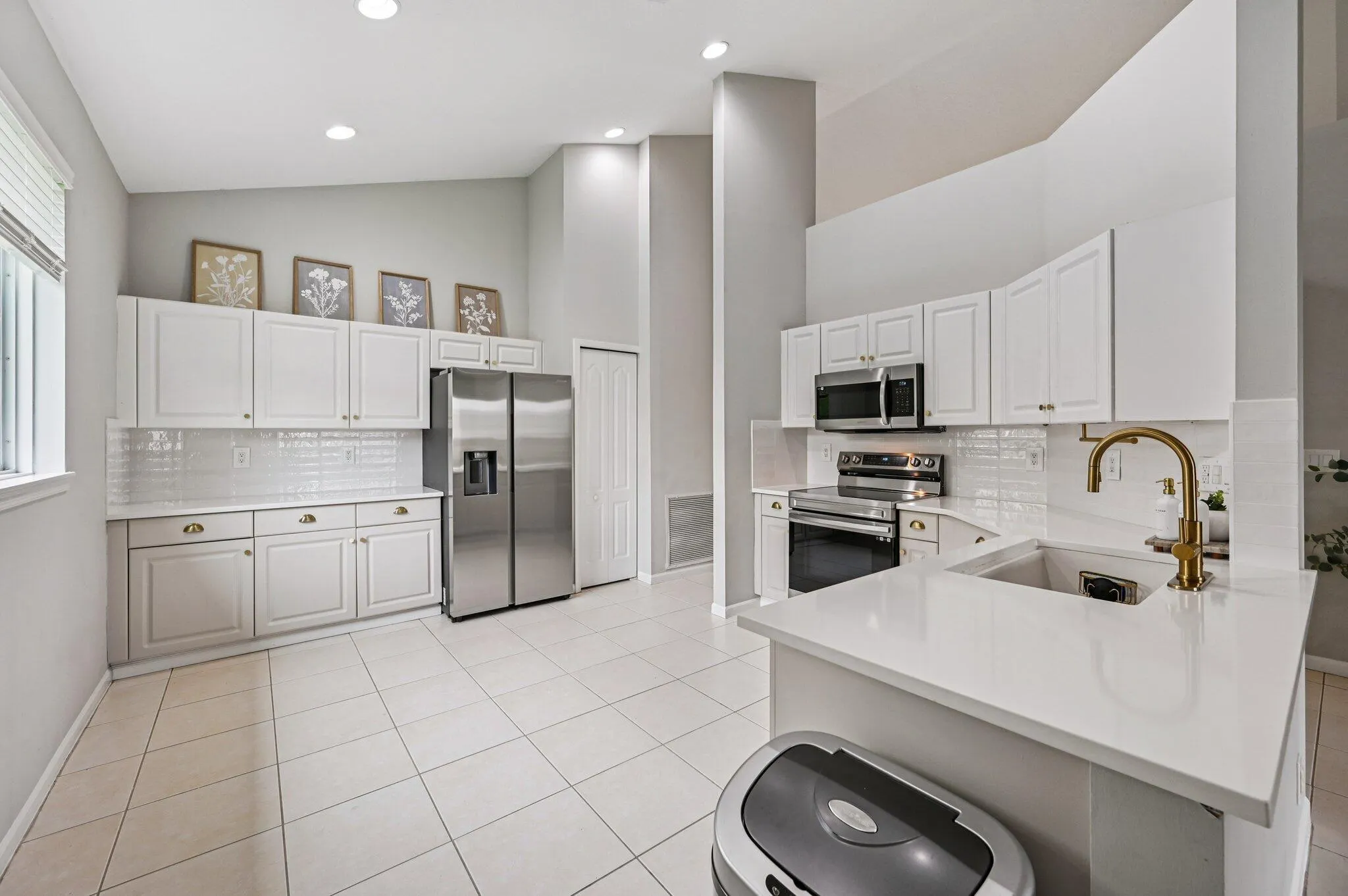 3142 SW Solitaire Palm Drive