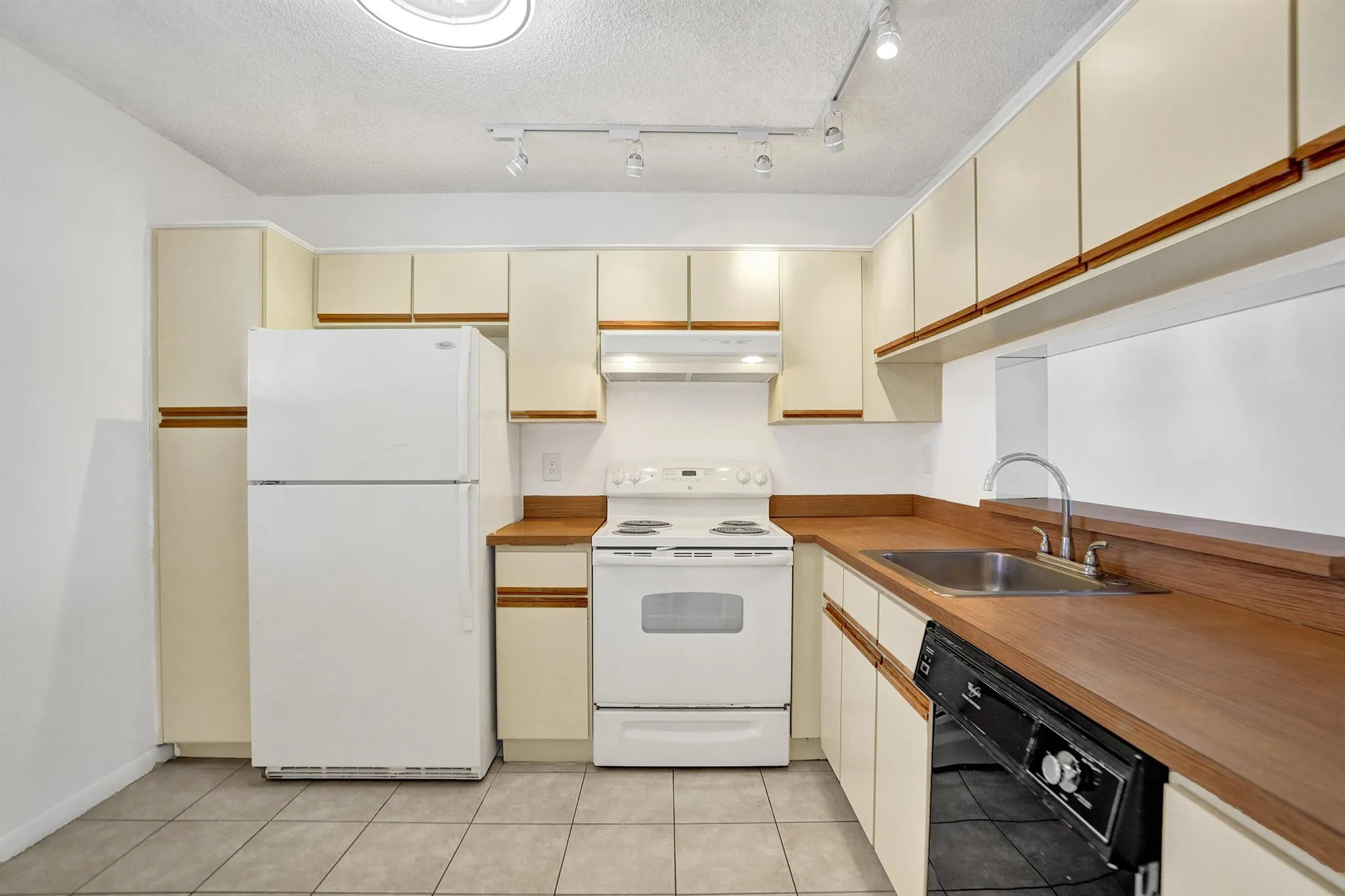 3011 Holiday Springs Boulevard, #206