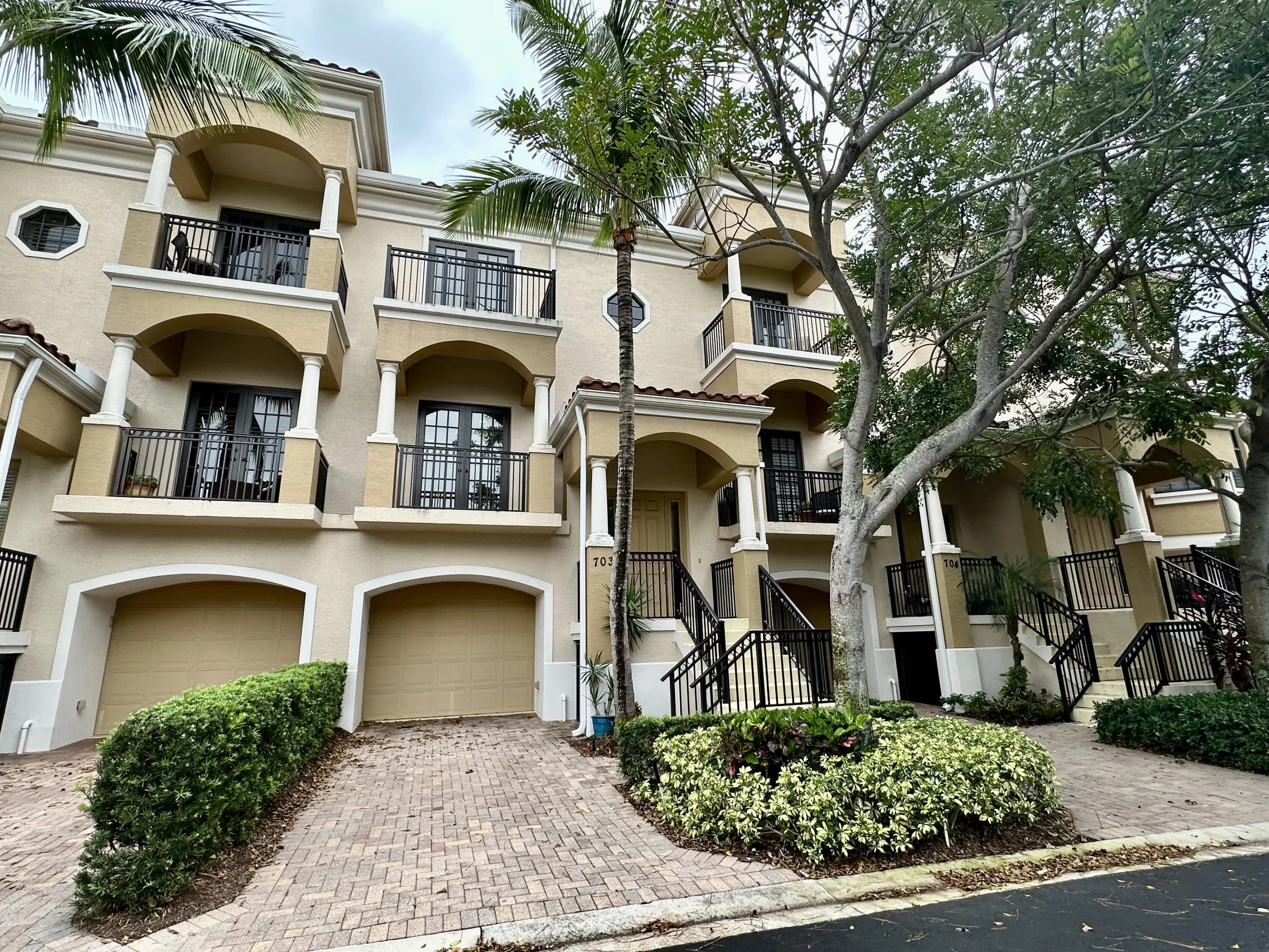 703 Del Sol Circle, #703