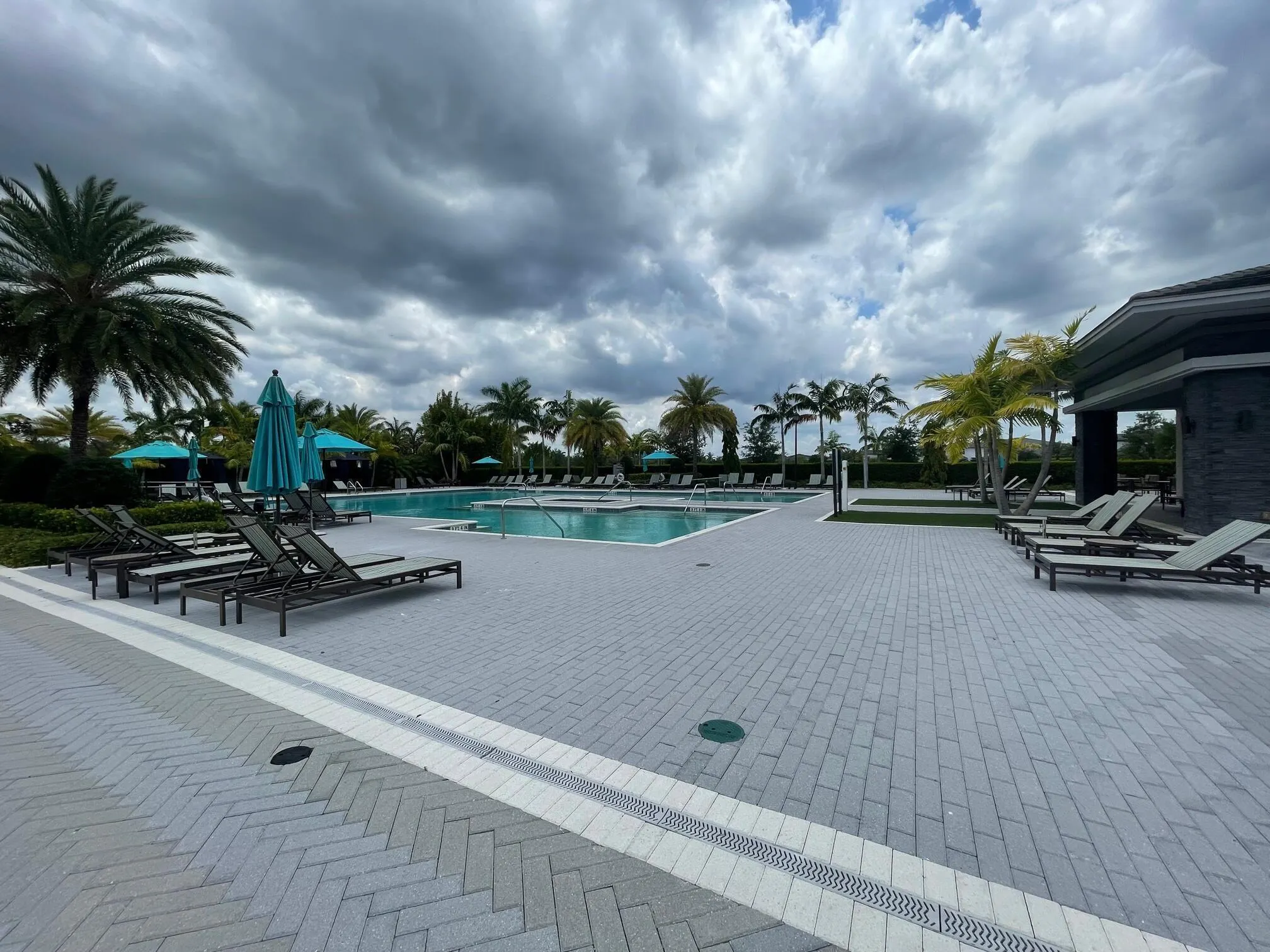 9980 Edgewater Court