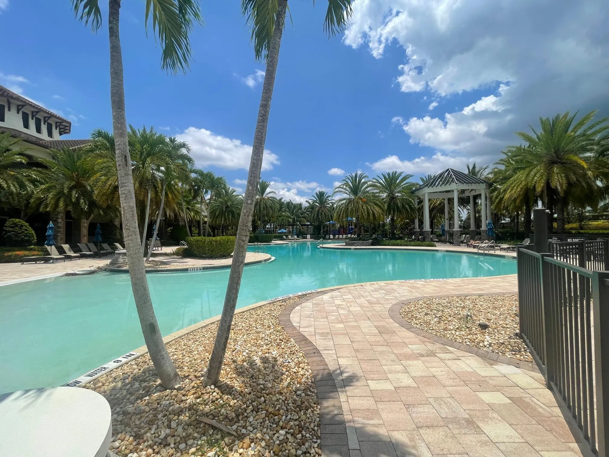 9980 Edgewater Court