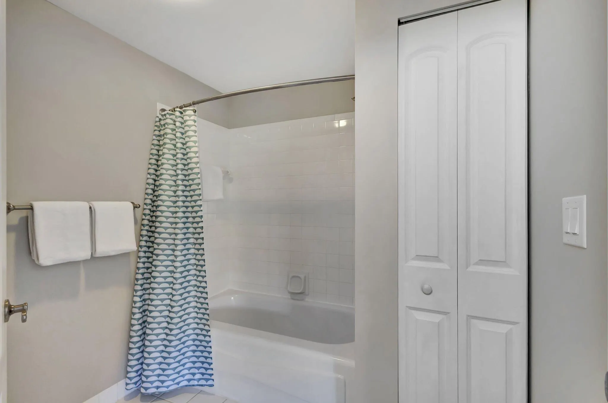 300 Uno Lago Drive, #101